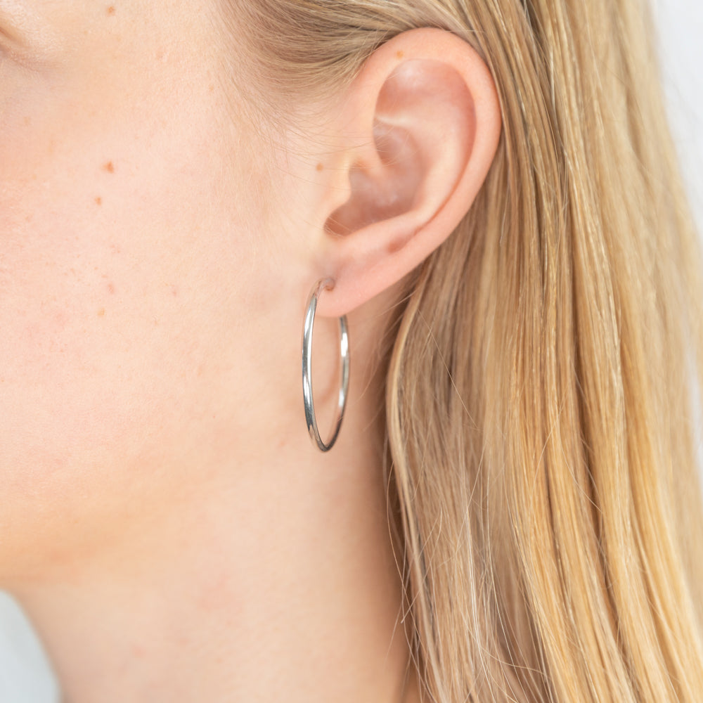 9ct White Gold Plain 30mm Hoop Earrings for Women - Classic Minimalist Stud Earrings for Everyday Wear, Gift Giving & Special Occasions