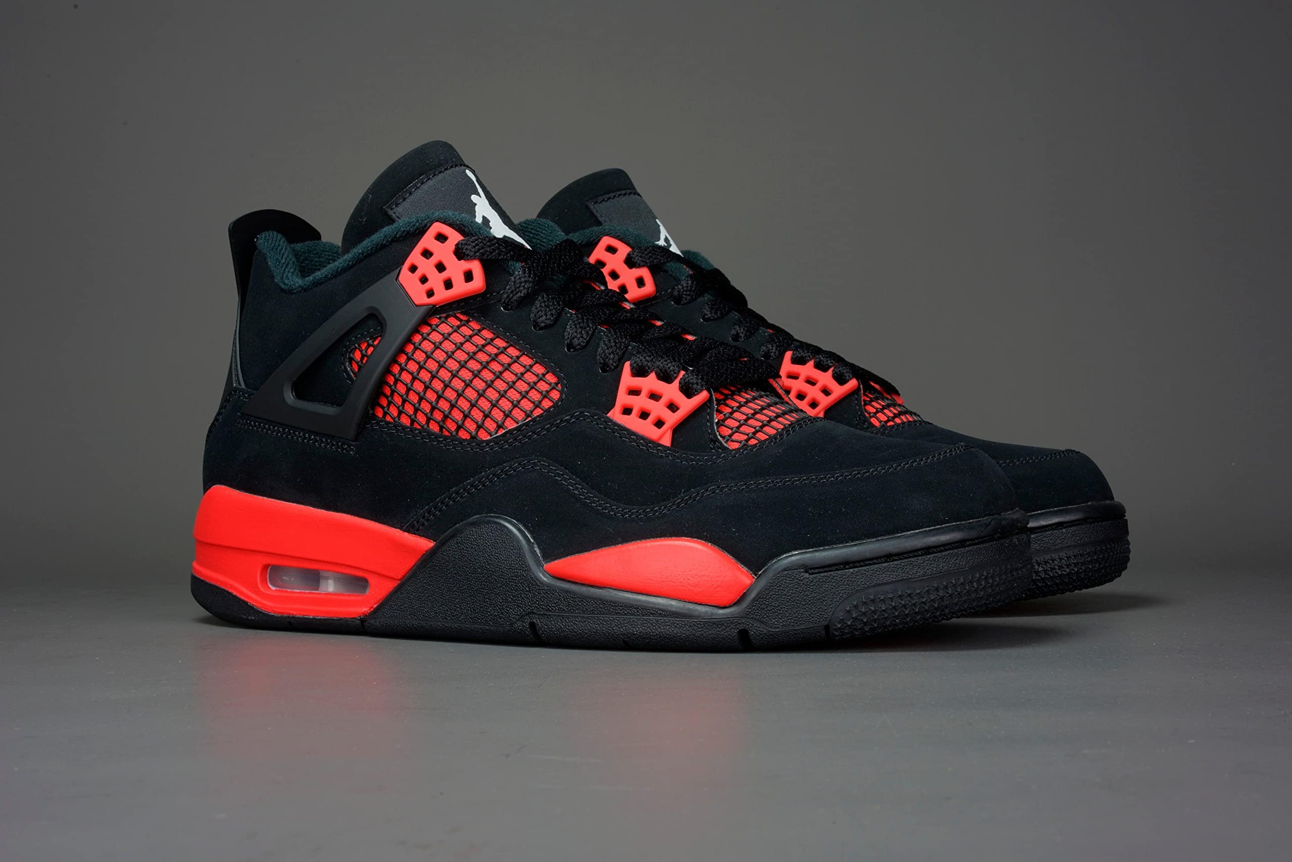 Jordan Men's Air Jordan 4 Retro Basketball Shoes - Classic Sneakers for Men, High-Top Comfort & Style - Perfect for Basketball, Casual Wear & Street Fashion