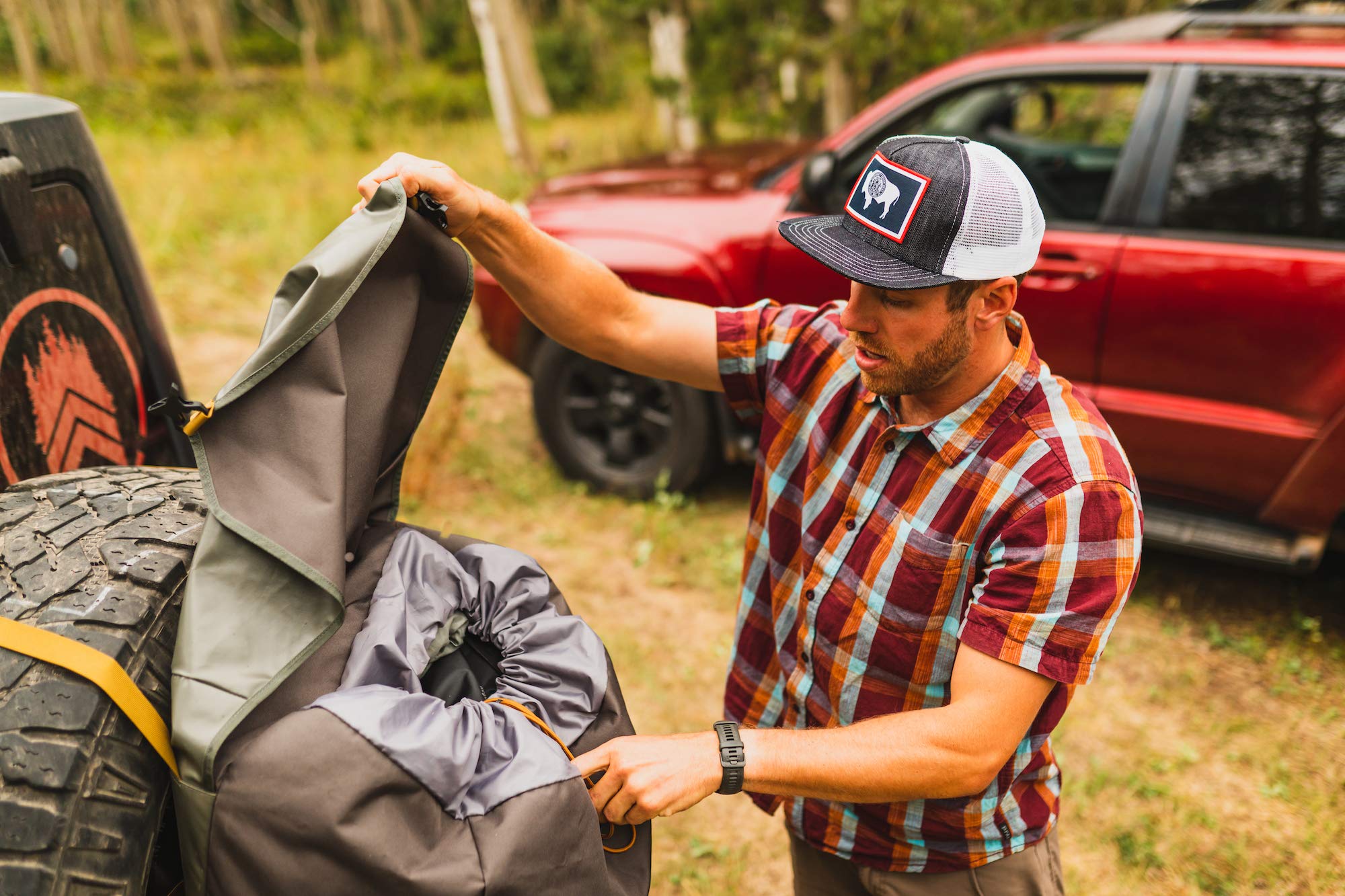 Kelty Trash Pak Beluga Overland Spare Tire Trash Bag - Durable Storage for Camping Gear, Tools & Equipment - Fits Spare Tire or Van Door - Perfect for Off-Road Adventures, Road Trips & Outdoor Exploration