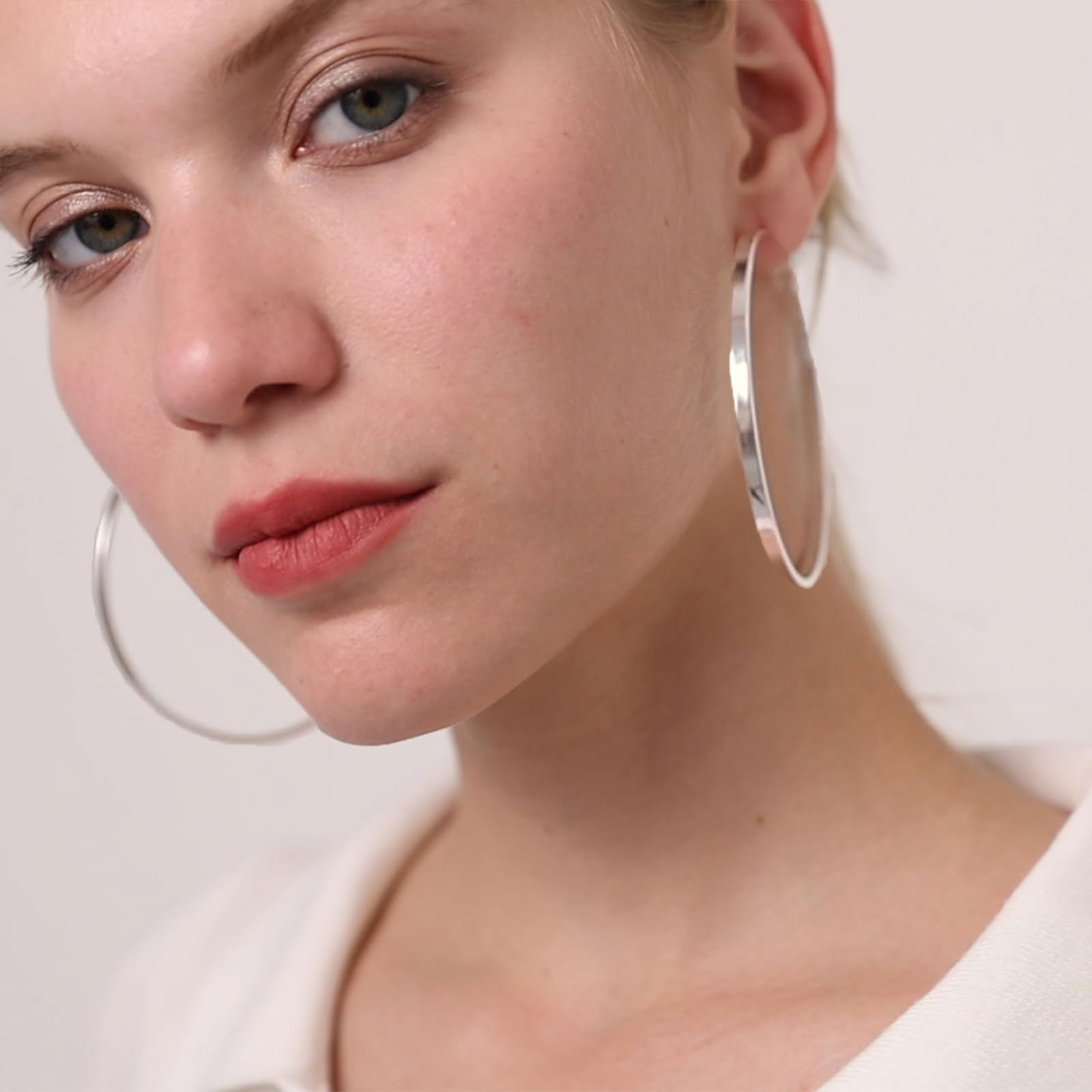Senteria 925 Sterling Silver Hoop Earrings - Lightweight Hypoallergenic Large Hoop Earrings for Women | Perfect for Everyday Wear, Parties & Gifts