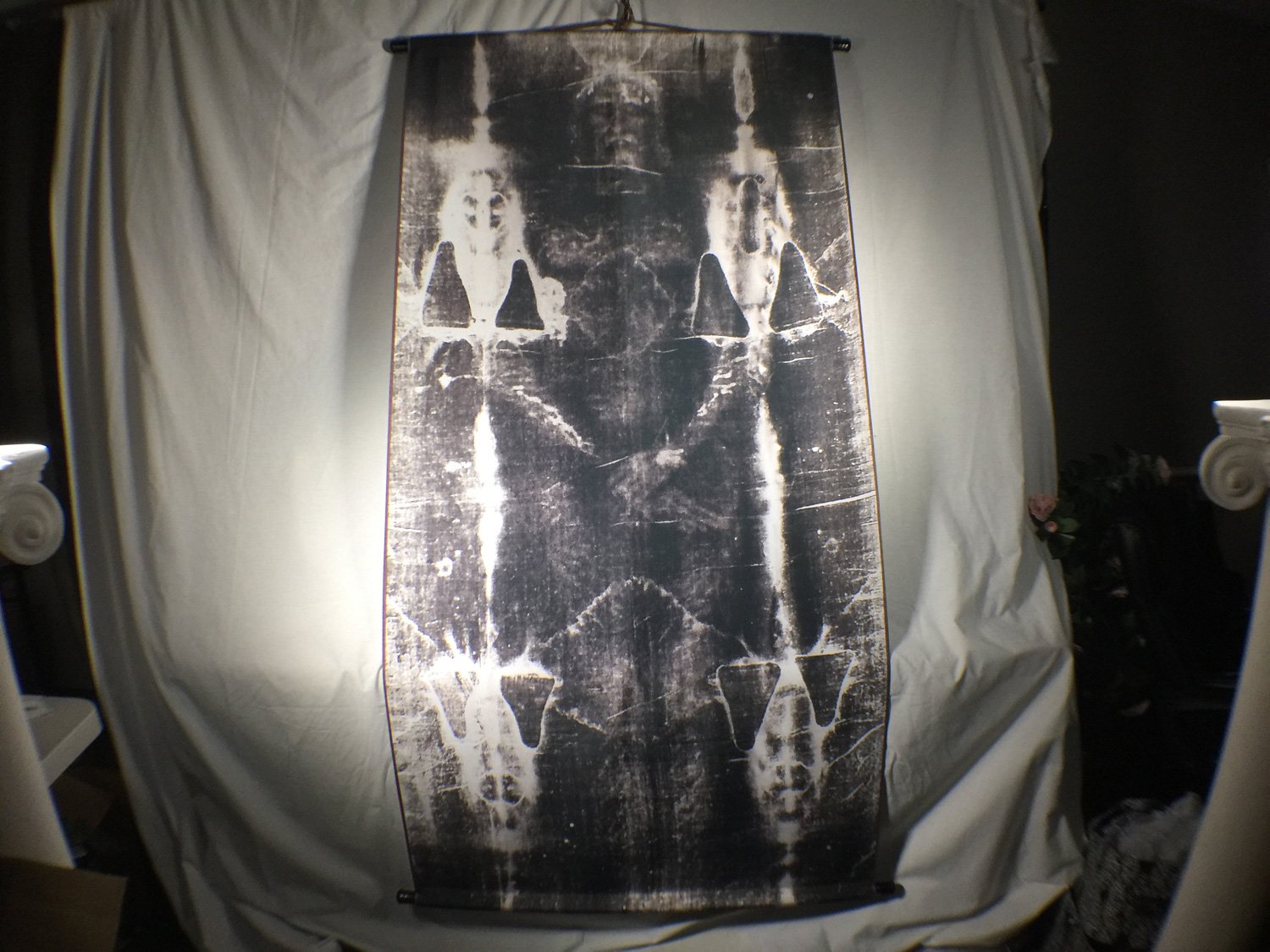 Authentic Shroud of Turin Replica - Full Size 6x3 Feet Linen Cloth with Body Negative Image & Free Book - Perfect for Religious Studies, Home Decor, and Historical Artifacts Collection