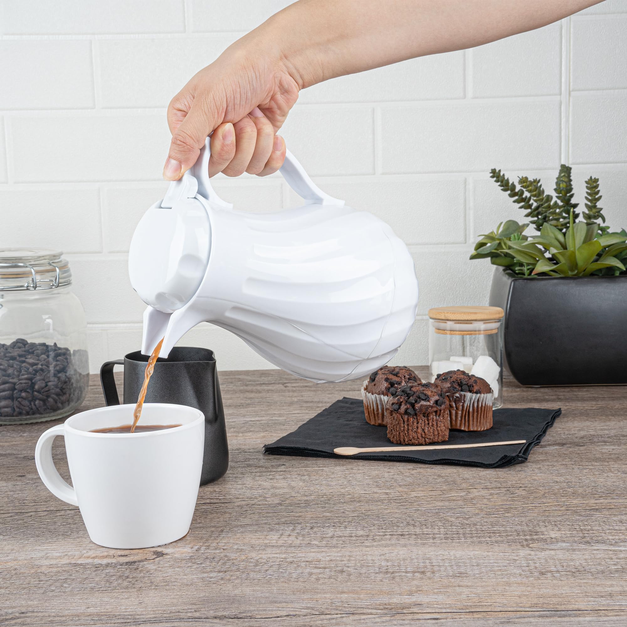 20oz Insulated Coffee Carafes with Push-Button Lid - Set of 10 White Plastic Coffee Servers with Swirl Design & Built-in Handle - Perfect for Restaurants, Cafes & Catering Events