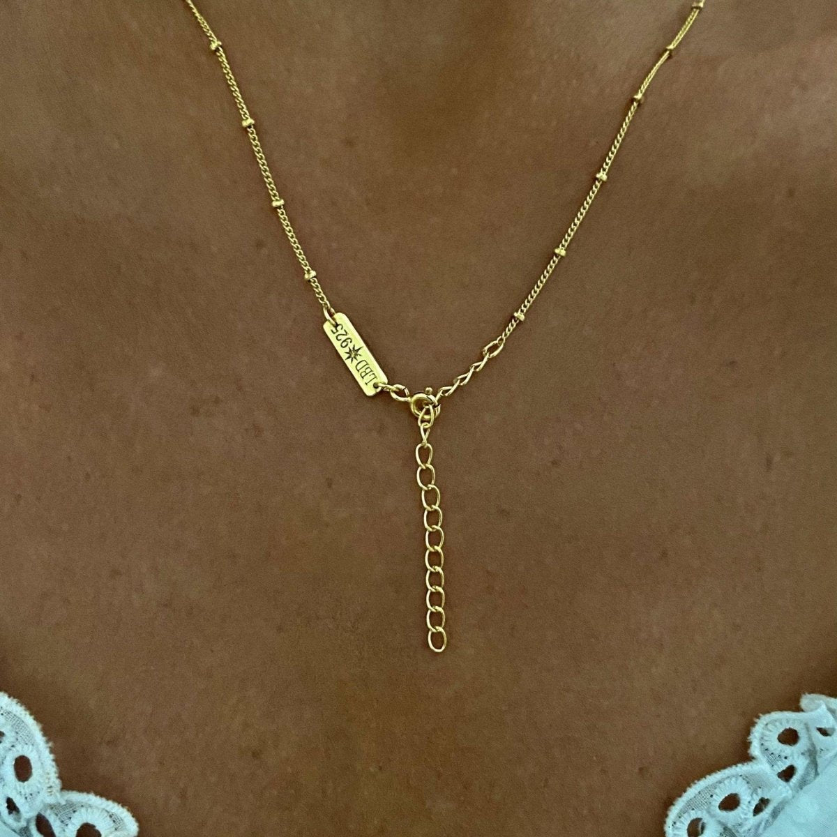 Iridescent Gold Labradorite Necklace for Women – Elegant Healing Crystal Jewelry for Spiritual Protection & Energy Balance | Perfect for Meditation, Yoga & Everyday Wear