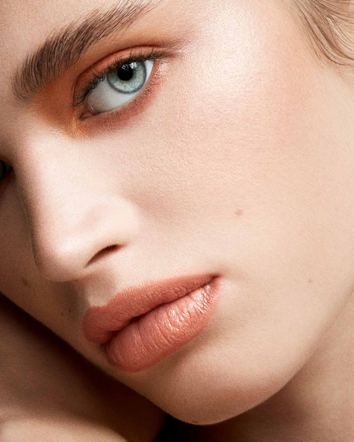Snap Shadows Mix & Match Eyeshadow Palette - Peach | Buildable Matte & Shimmer Eyeshadows | Perfect for Day to Night Makeup Looks