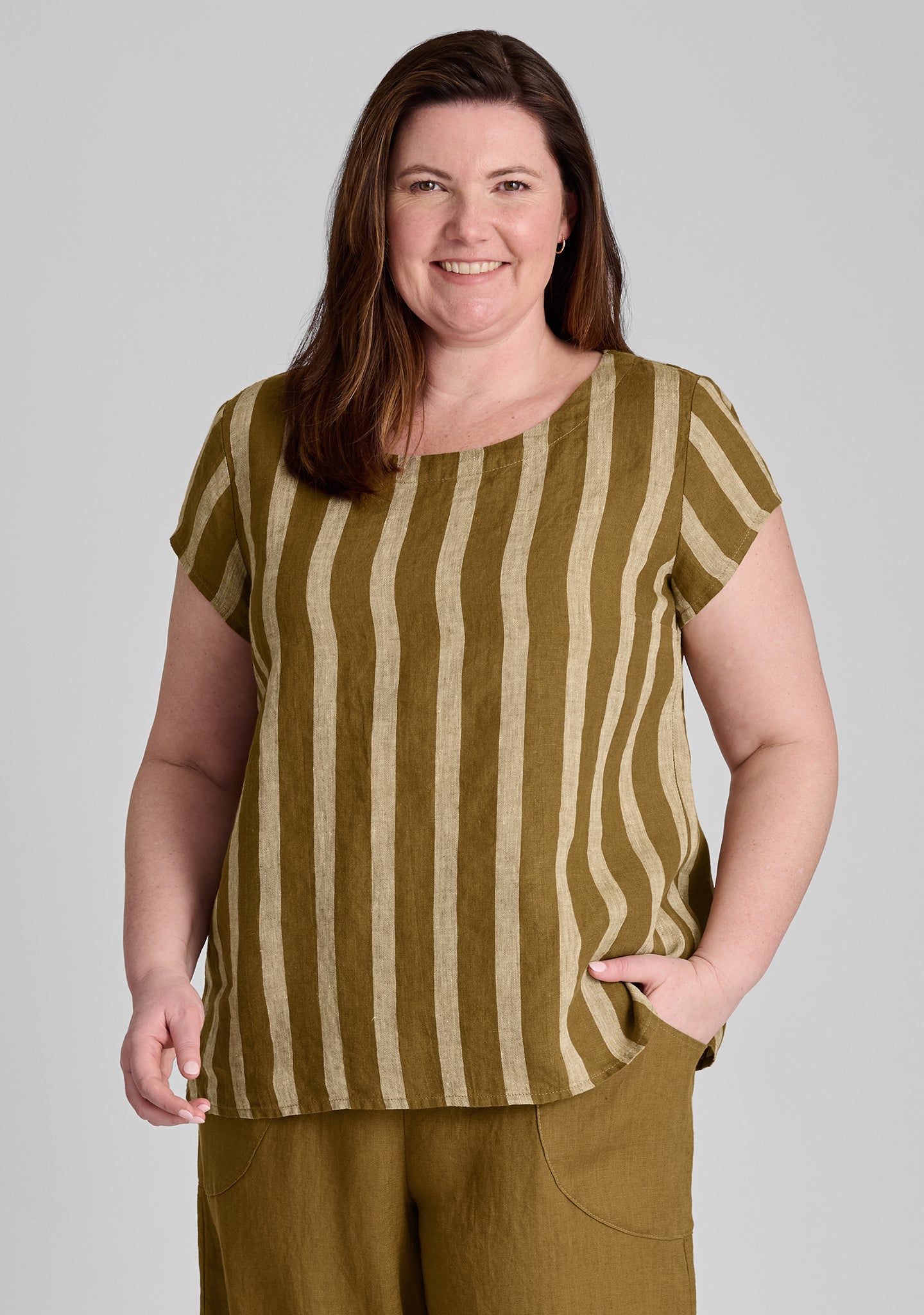Tuck Back Tee - Soft Linen T-Shirt for Women | Casual & Comfortable Summer Top | Perfect for Beach, Travel & Everyday Wear