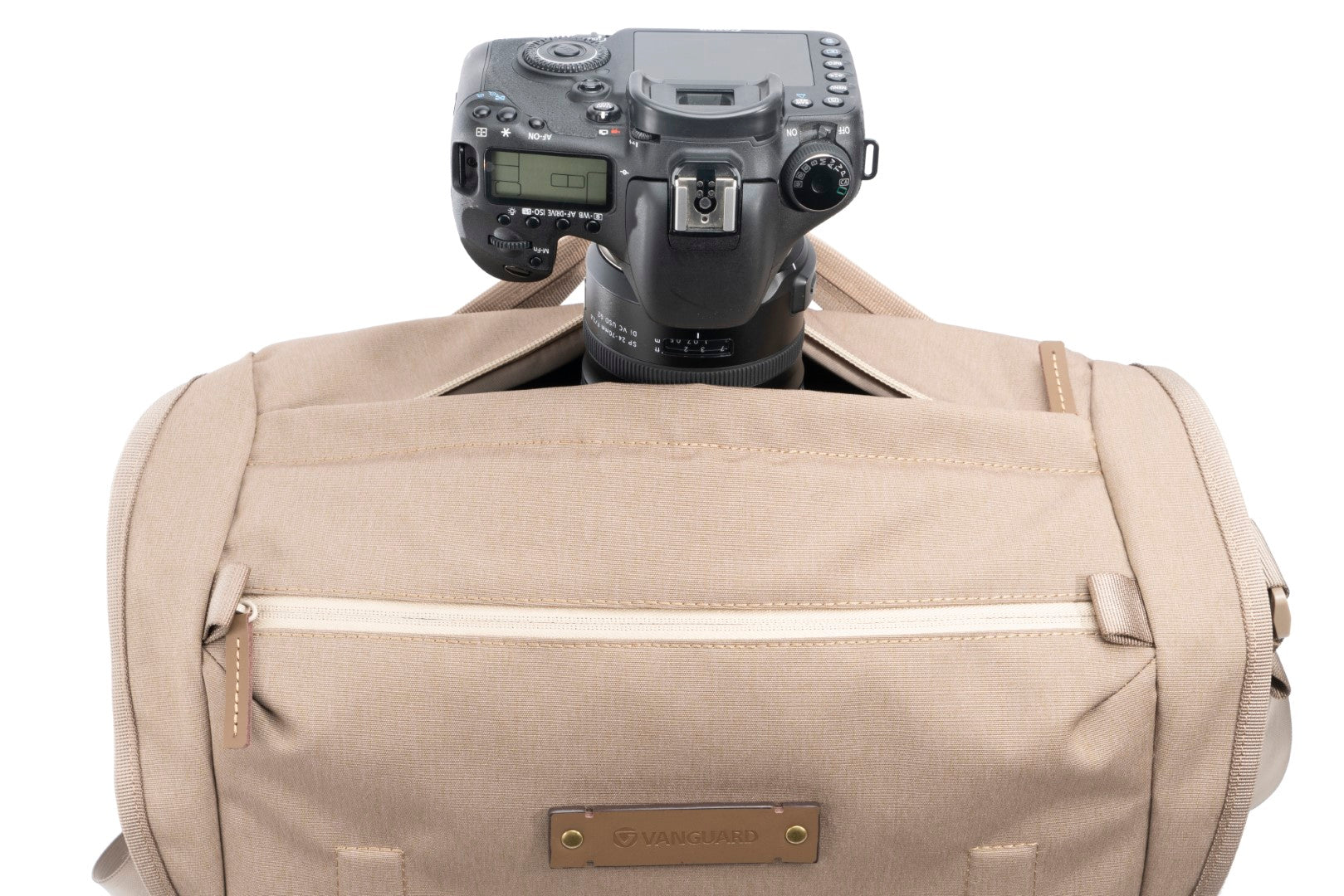 VEO RANGE 38 BG Messenger Camera Bag - Waterproof DSLR Shoulder Bag for Photographers, Travel & Outdoor Shooting (Tan) - Perfect for Hiking, Street Photography & Daily Commute