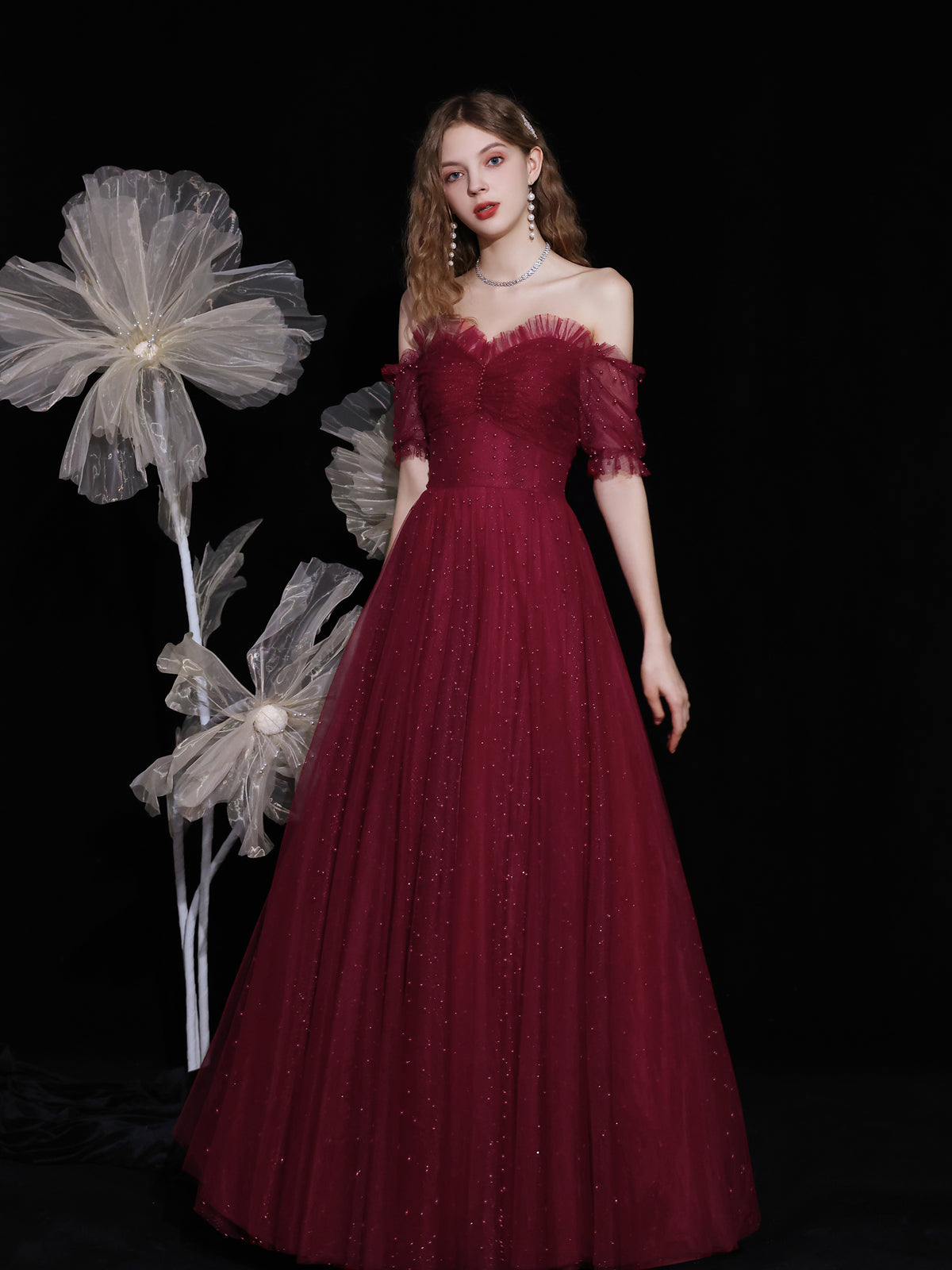 Elegant Burgundy Sweetheart Neckline Beaded Tulle Long Prom Dress for Formal Events & Evening Galas