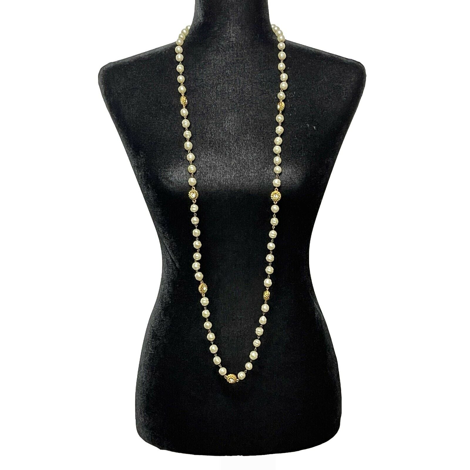 Vintage 80s CHANEL Pearl & Crystal Gold Necklace - Elegant Retro Jewelry for Women, Perfect for Parties, Weddings & Special Occasions