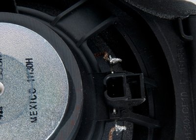 GM Genuine Parts 15220248 Front Door Speaker - Premium Black Car Audio Replacement for GM Vehicles | Perfect for Upgrading Sound System in Chevy, Buick, GMC & Cadillac Models