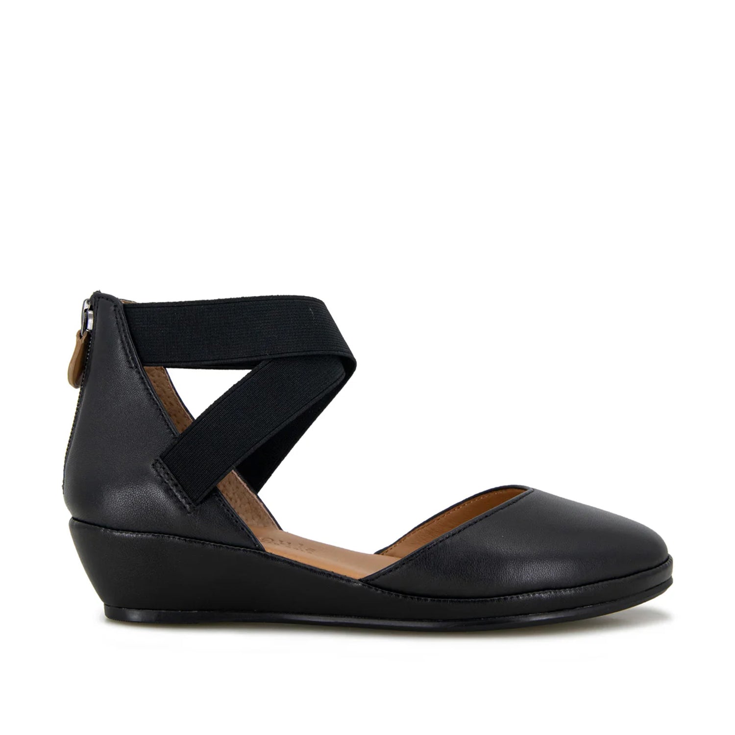 Gentle Souls Women's Noa Comfortable Black Leather Sandals - Perfect for Beach, Travel & Casual Outings