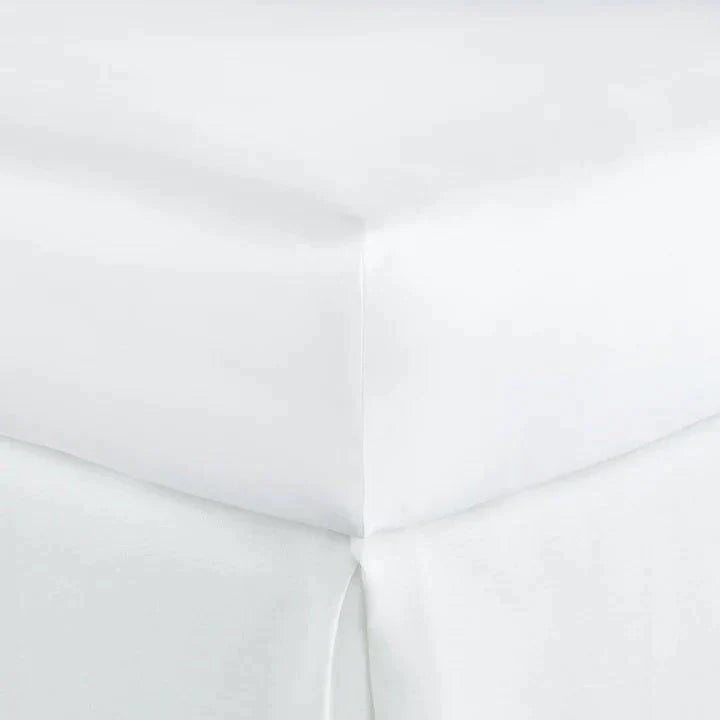 Premium 100% Cotton Percale Fitted Sheet - White Queen Size - Soft & Breathable Bedding for Hotels, Guest Rooms & Luxury Home Decor