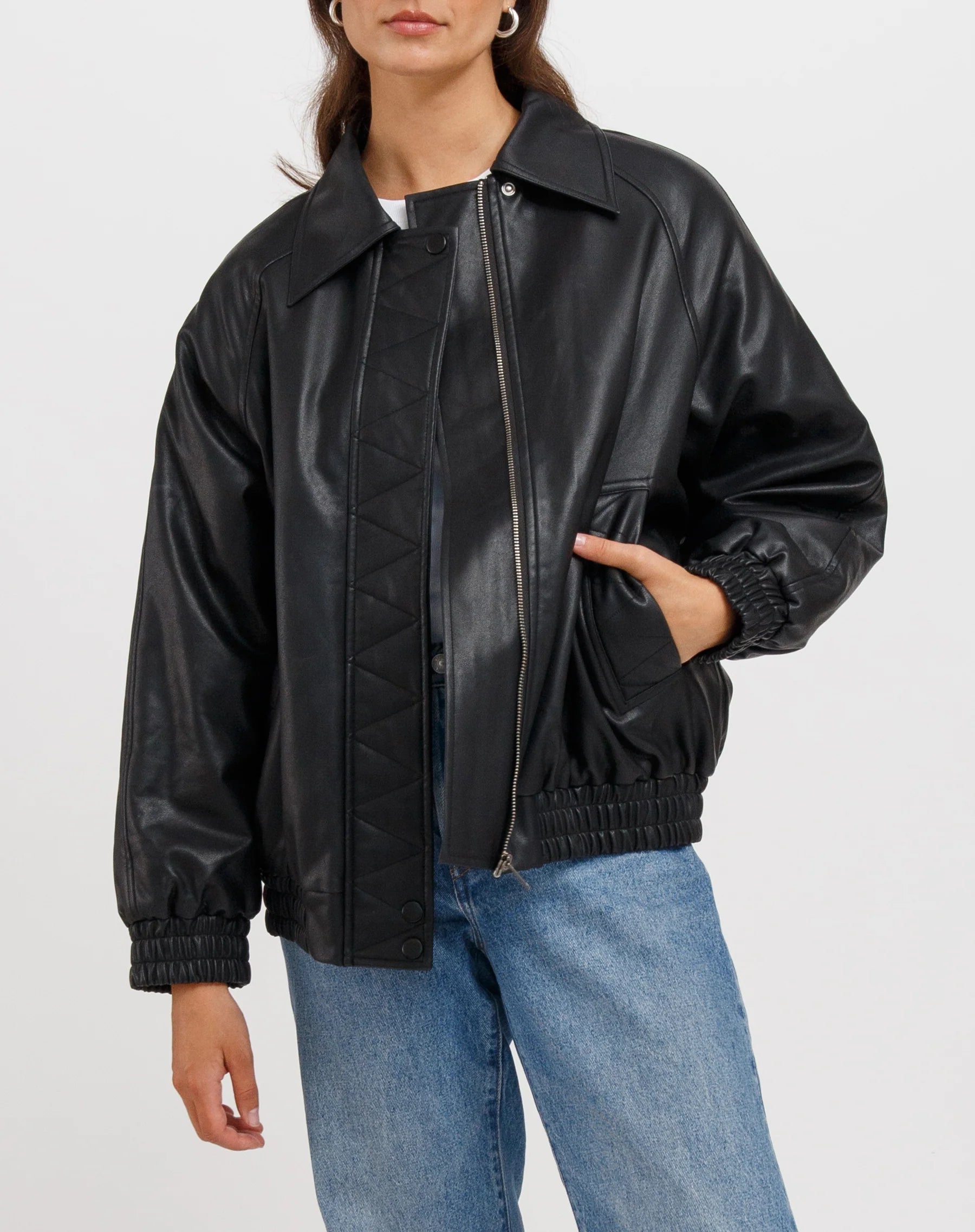 Brunette The Label Christine Oversized Vegan Leather Bomber Jacket - Women's Faux Leather Vegan Coat for Fall & Winter - Perfect for Casual Outfits, Streetwear & Layering