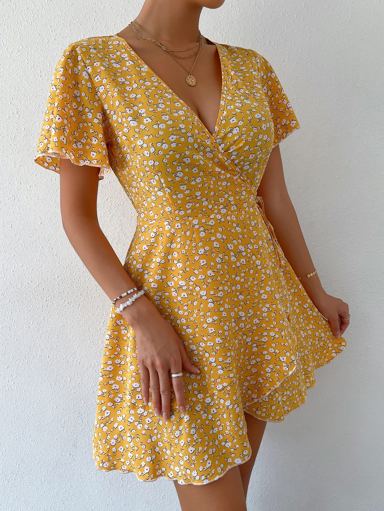 SOLY HUX Women's Floral Wrap Dress - V Neck Short Sleeve A-Line Swing Summer Dress with Side Tie for Beach Vacation, Party, Date Night & Casual Outings