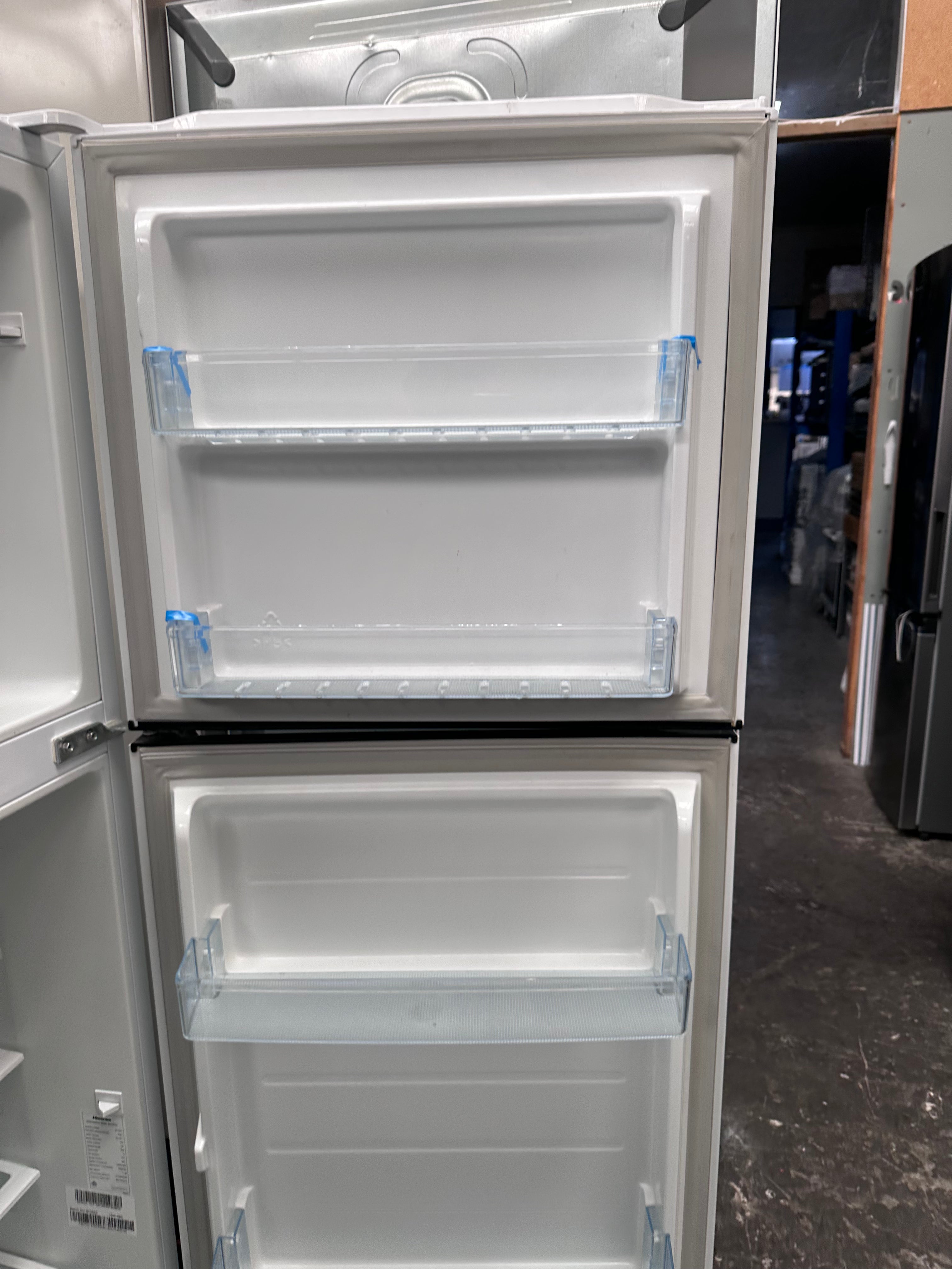 Hisense 230L Top Mount Refrigerator - Energy Efficient, Quiet Operation - Perfect for Small Apartments, Dorms & Office Break Rooms [Certified Refurbished]