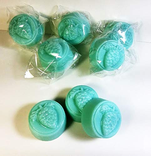 8-Piece Mistletoe Scented Guest Soap Gift Set with Pinecone Design - Shea Butter & Goat Milk Blend - Perfect for Holiday Parties, Hostess Gifts & Bathroom Decor