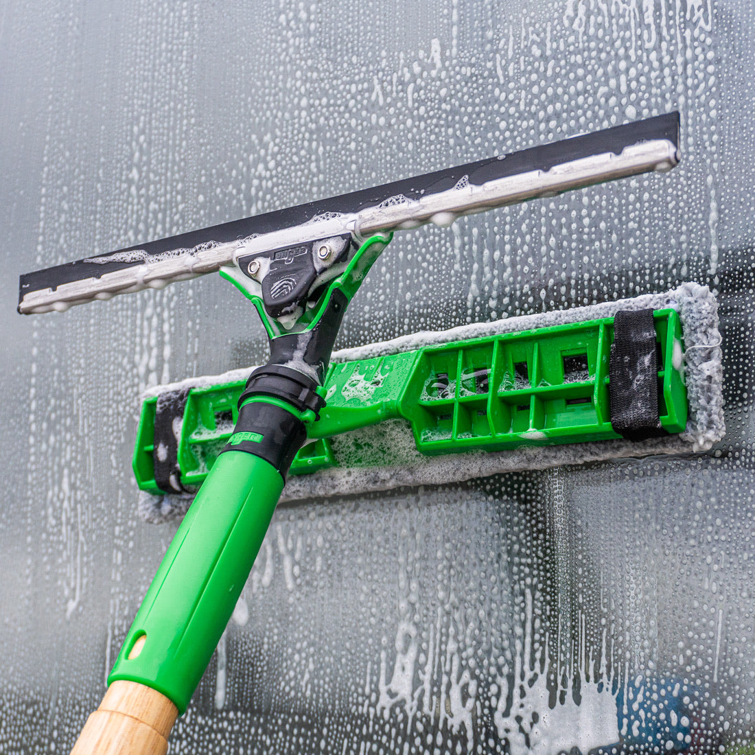Unger VisaVersa Pro Window Cleaning Kit - Professional Squeegee with 12