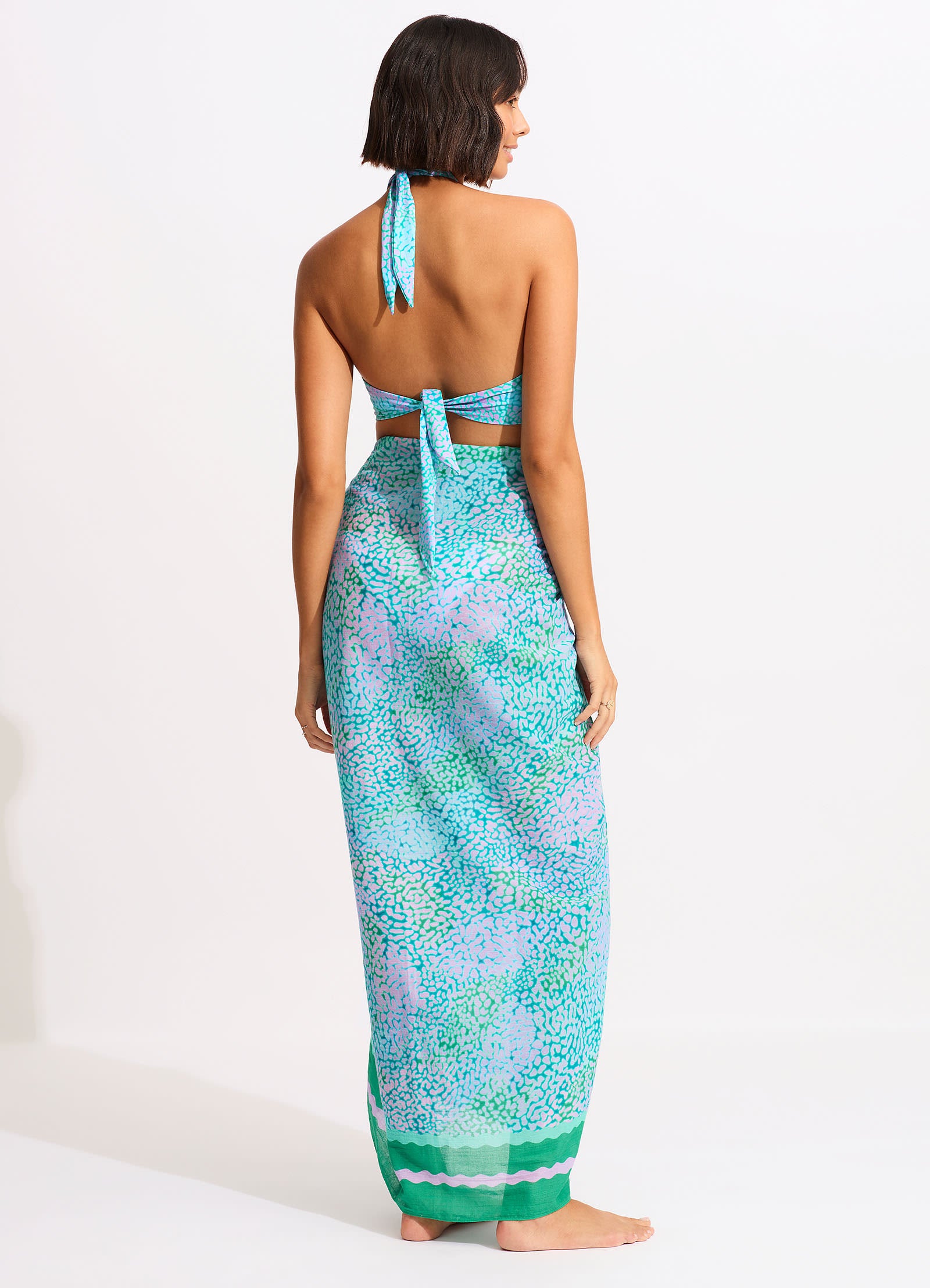 Vivid Green Sea Skin Sarong - Lightweight Beach Wrap for Women, Perfect for Swimming, Sunbathing & Tropical Vacations