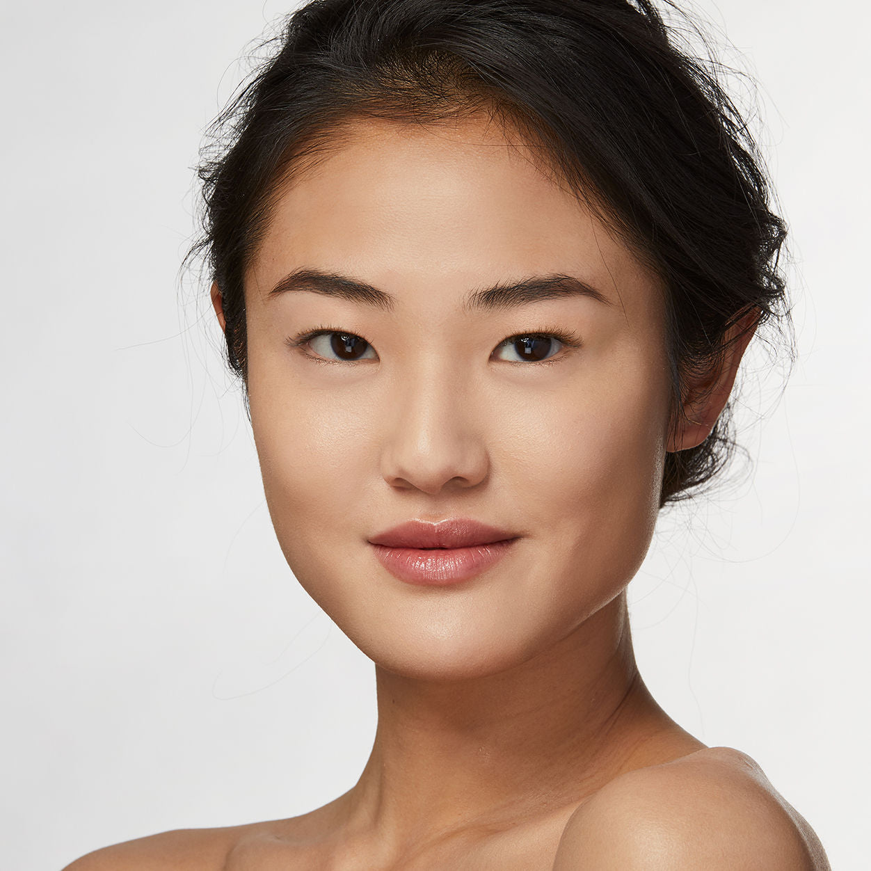 Estée Lauder Double Wear Stay-in-Place Makeup Foundation - 24 Hour Wear, Oil-Free, Medium to Full Coverage - Perfect for Long Days, Weddings & Special Events