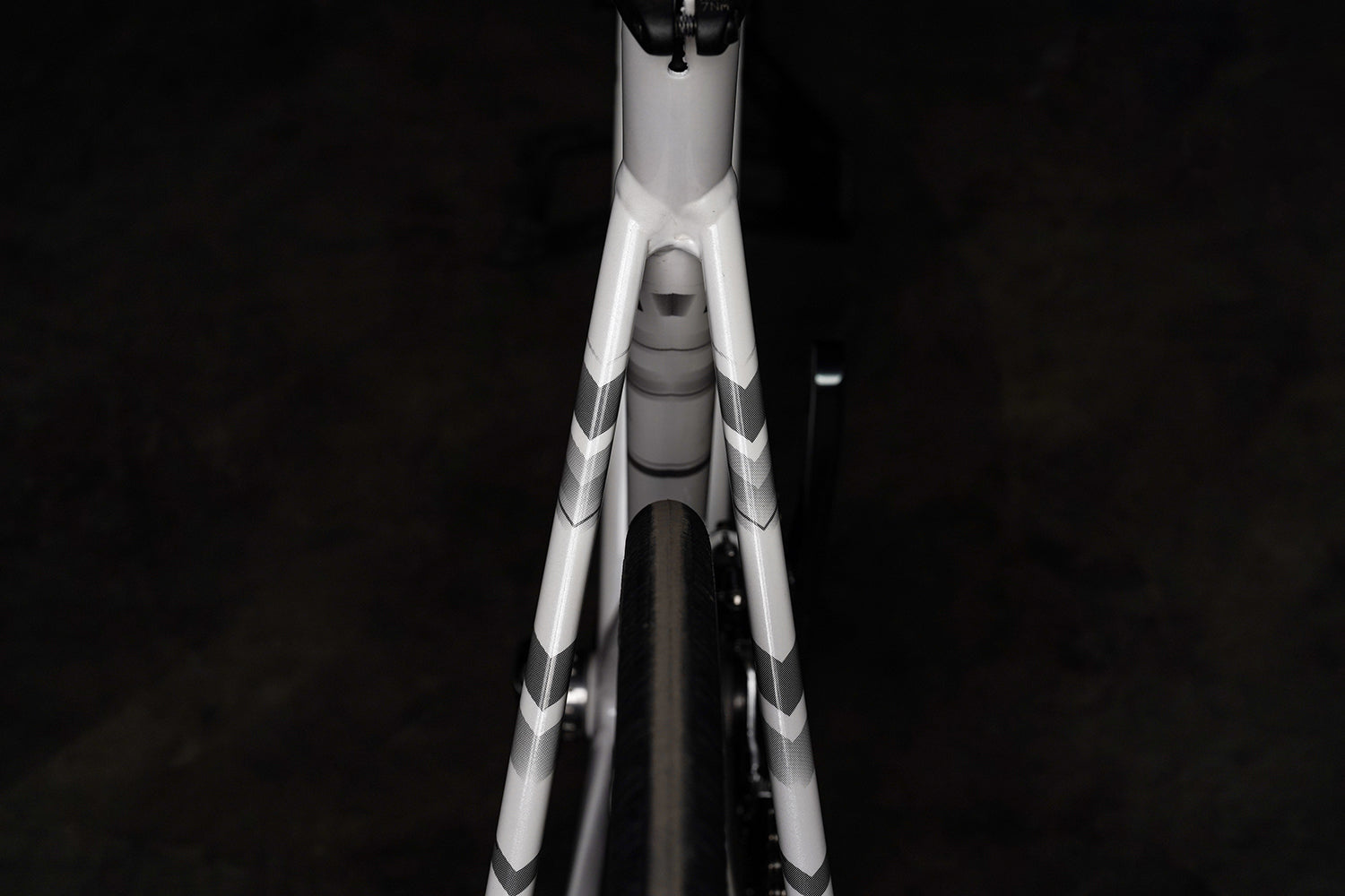 Polygon Strattos S4 Disc Tiagra Alloy Road Bike - Lightweight Aluminum Frame, Disc Brakes for Reliable Stopping - Perfect for Commuting, Fitness Training & Weekend Road Cycling Adventures