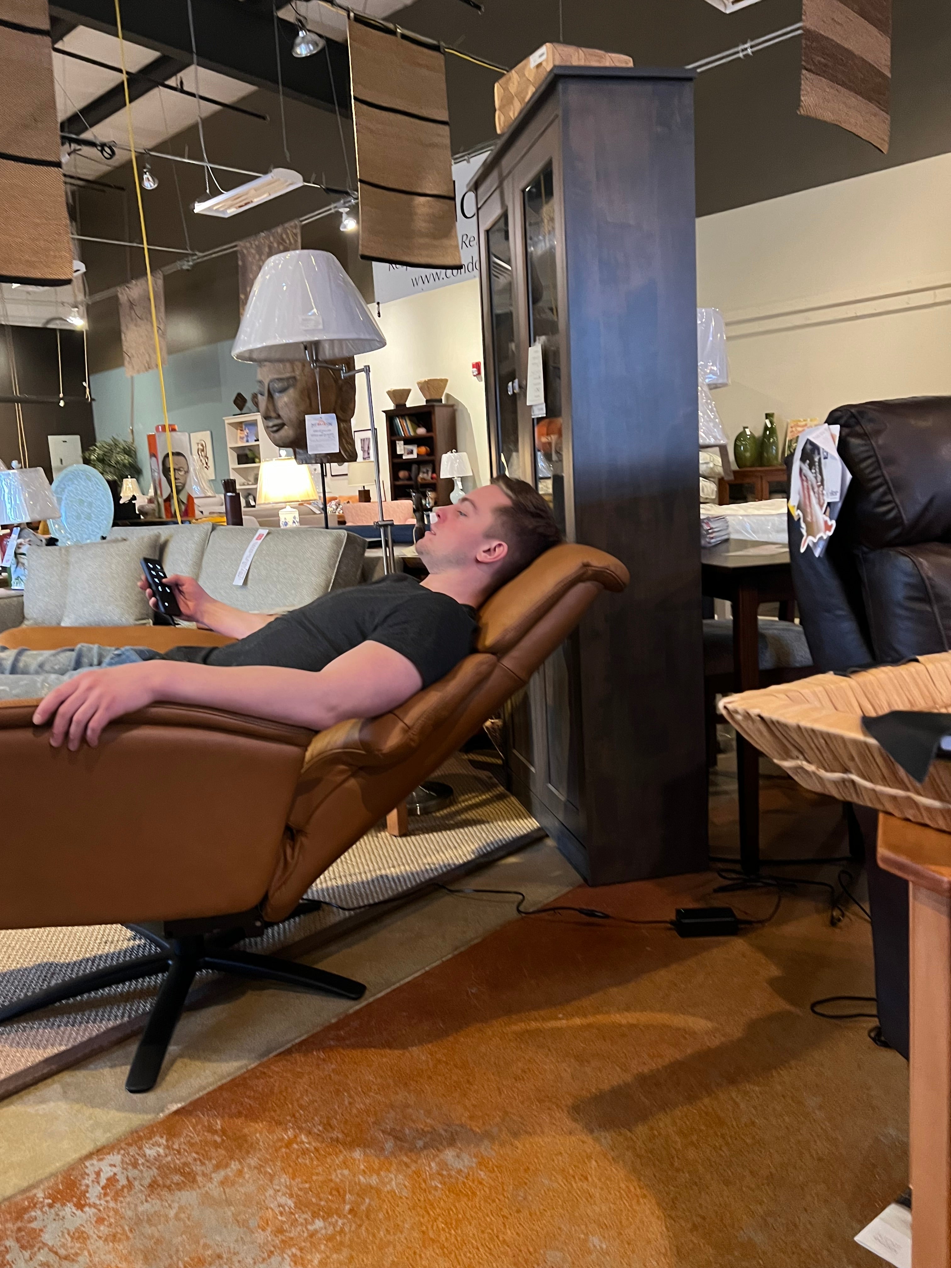 Hjort Knudsen 8051 Power Lift Recliner Chair - Large Size Electric Reclining Sofa for Elderly & Mobility Assistance - Perfect for Living Room, Home Theater & Relaxation