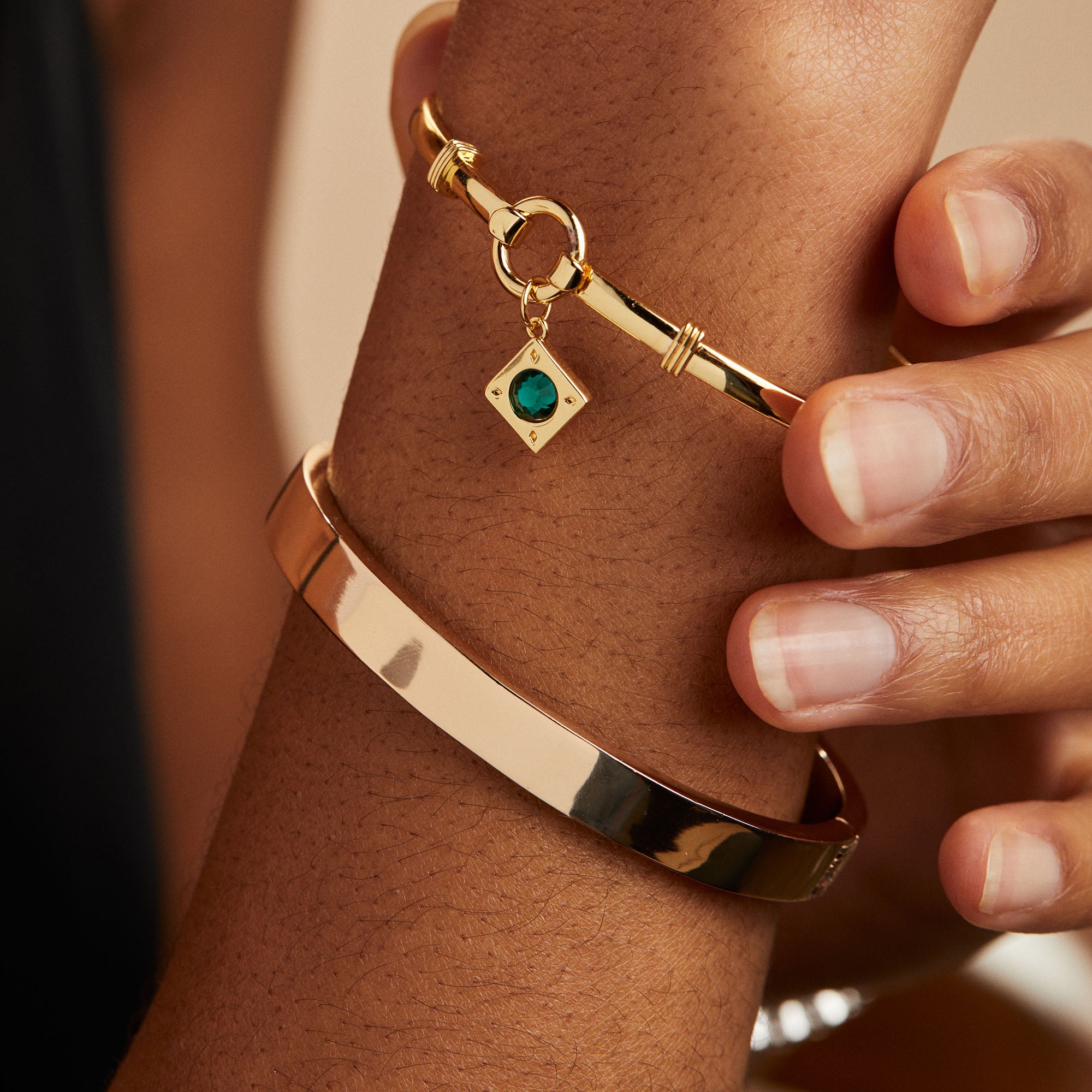 Emerald Crystal Charm Clip Bangle - Adjustable Fashion Bracelet for Women | Perfect for Parties, Weddings & Everyday Wear