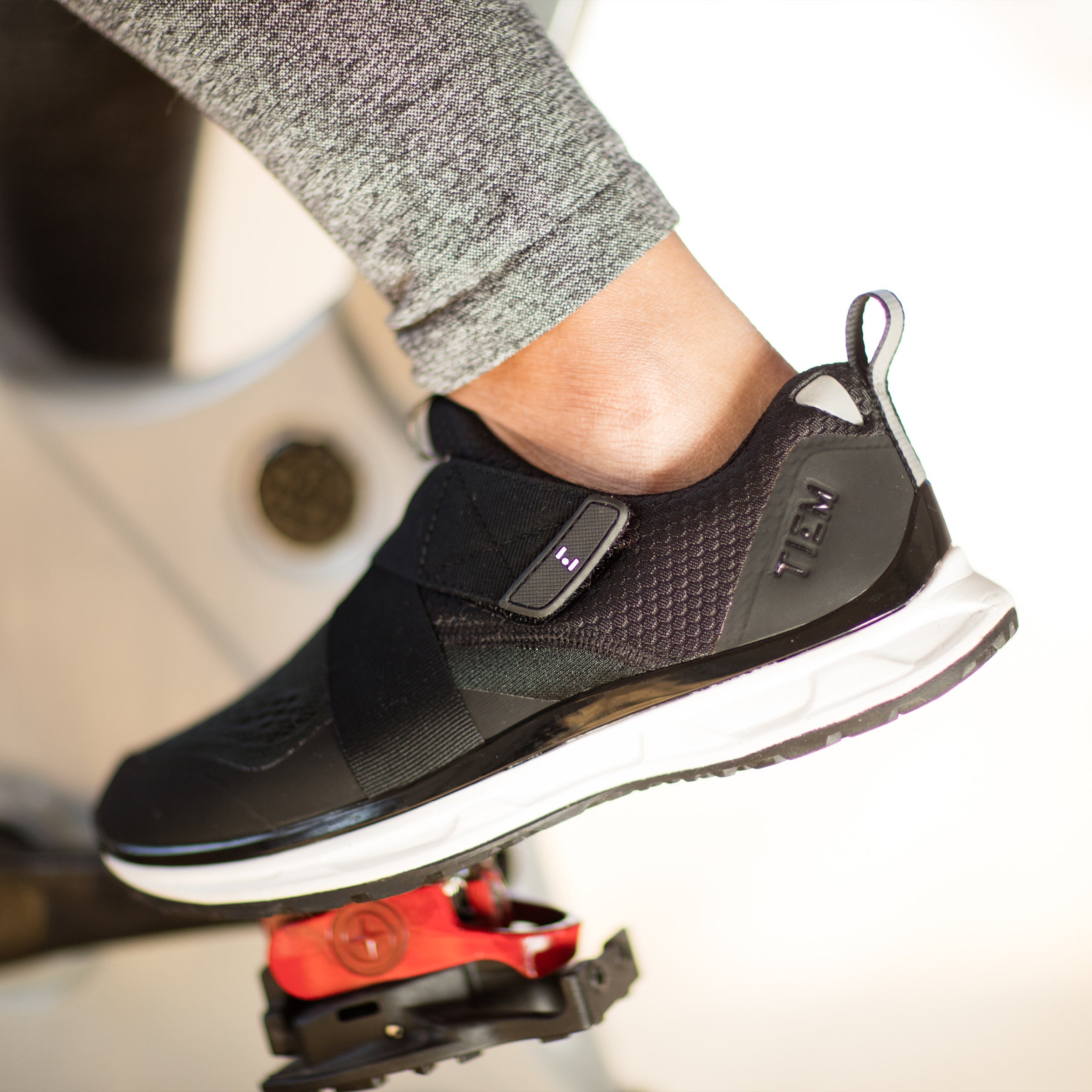 Slipstream Cycling Shoes for Men & Women - Lightweight, Breathable & Comfortable Road Bike Shoes - Perfect for Indoor Cycling, Spinning Classes & Outdoor Rides