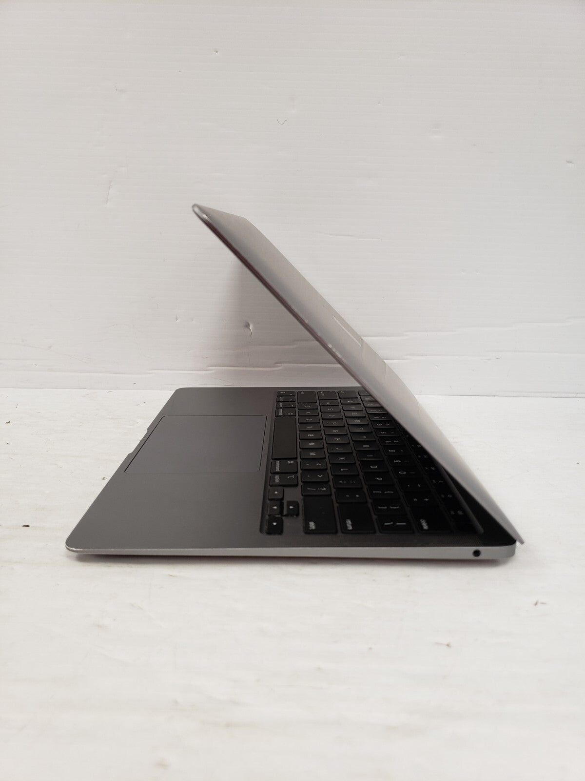 Apple A2337 MacBook Air 13-inch Laptop (2020) - M1 Chip, 8GB RAM, 256GB SSD - Lightweight & Powerful for Work, Study & Travel