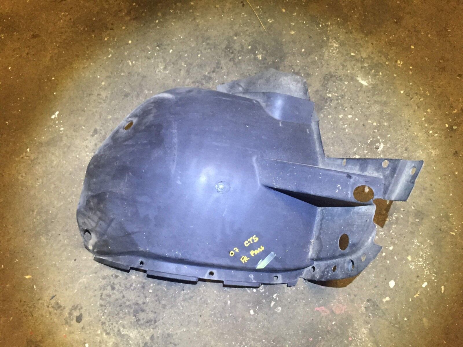 2004-2007 Cadillac CTS Front Right Fender Liner Splash Guard - OEM Replacement Part for Enhanced Protection | Perfect for Off-Roading & All-Weather Driving