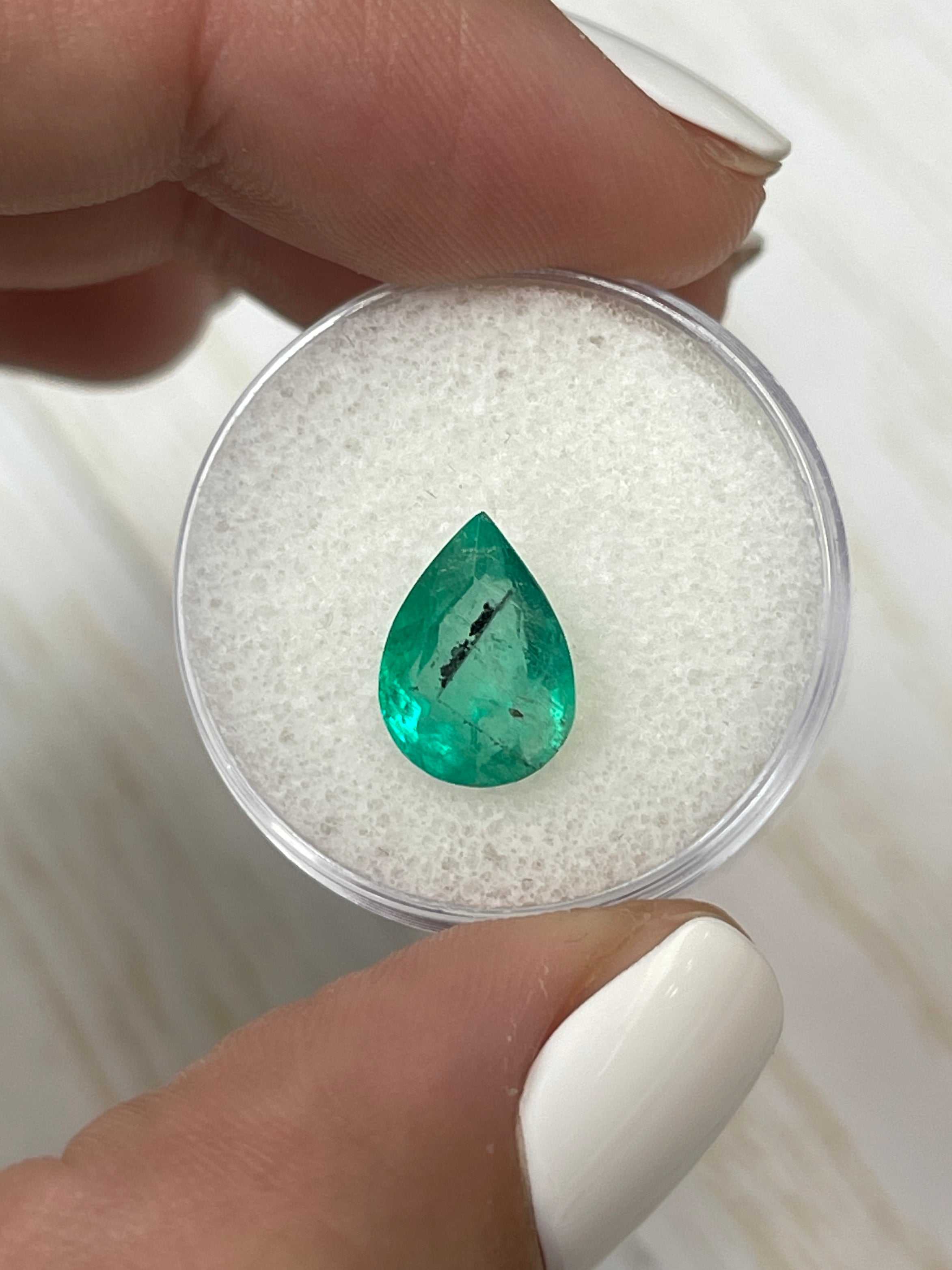 2.77 Carat Natural Green Colombian Emerald Pear Cut Loose Gemstone for Jewelry Making - Engagement Rings, Necklaces & Earrings