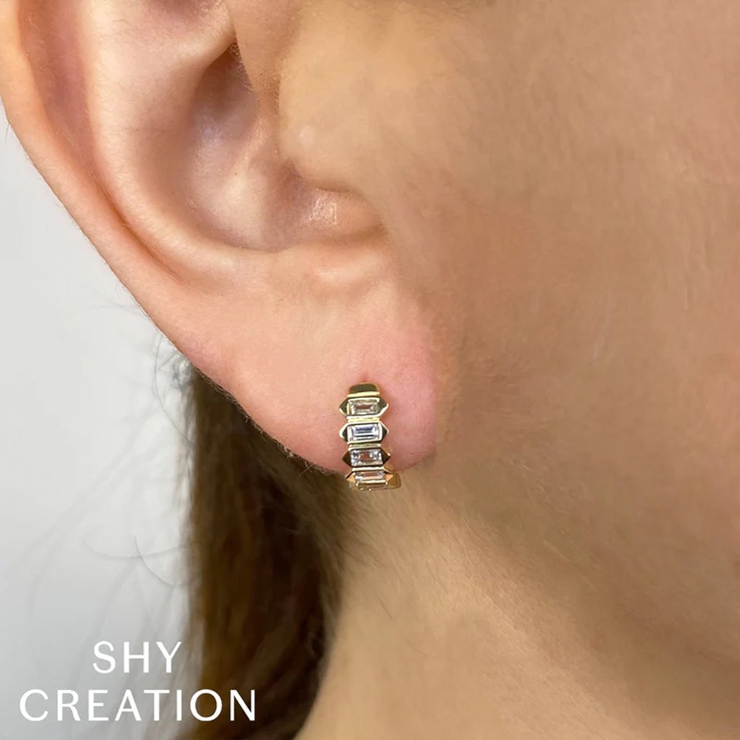 0.65 Carat Diamond Huggie Hoop Earrings for Women - 14K Gold Huggie Earrings for Everyday Wear & Special Occasions