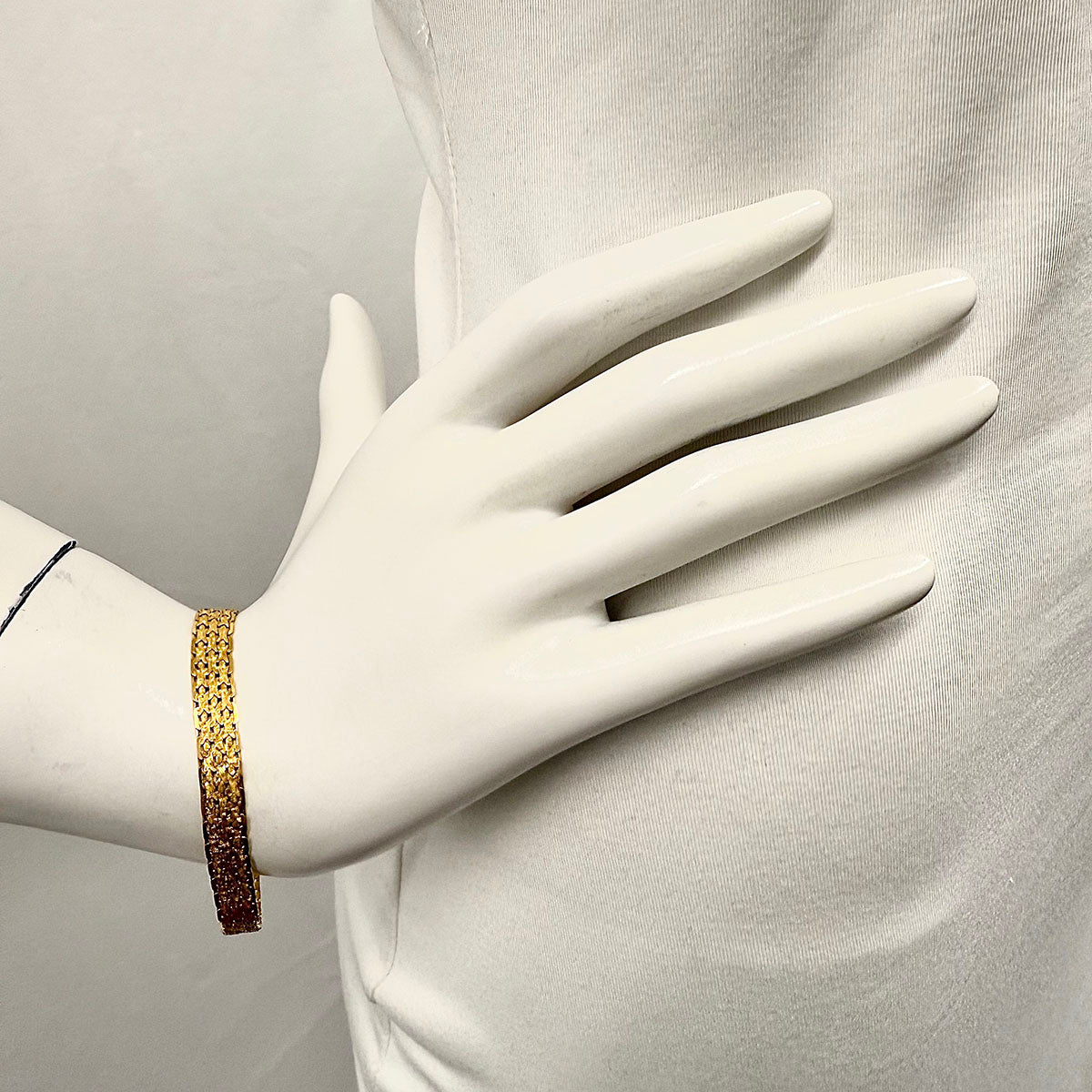 14K Gold Mesh Bracelet for Women - Elegant & Dainty Chain Bracelet - Perfect for Everyday Wear, Gift Giving & Special Occasions