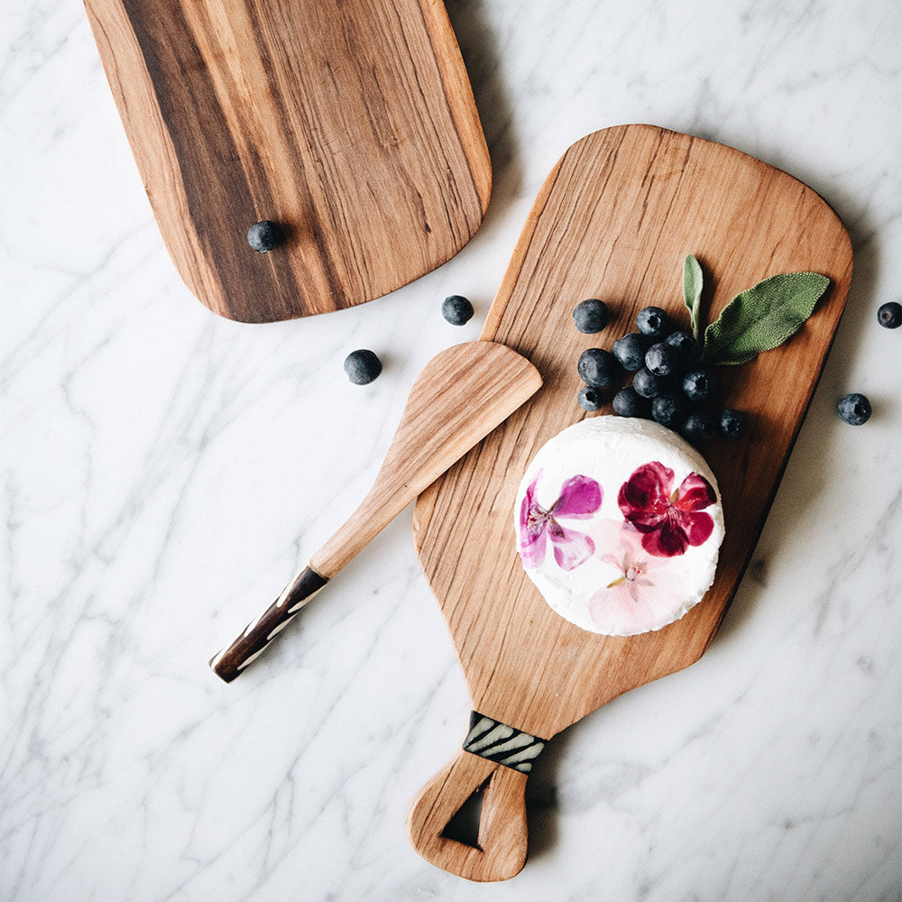 Premium Wild Olive Wood Cheese Cutting Board - Durable & Eco-Friendly Kitchen Serving Tray for Charcuterie, Cheese Platters & Entertaining - Perfect for Parties, Gifts & Home Use