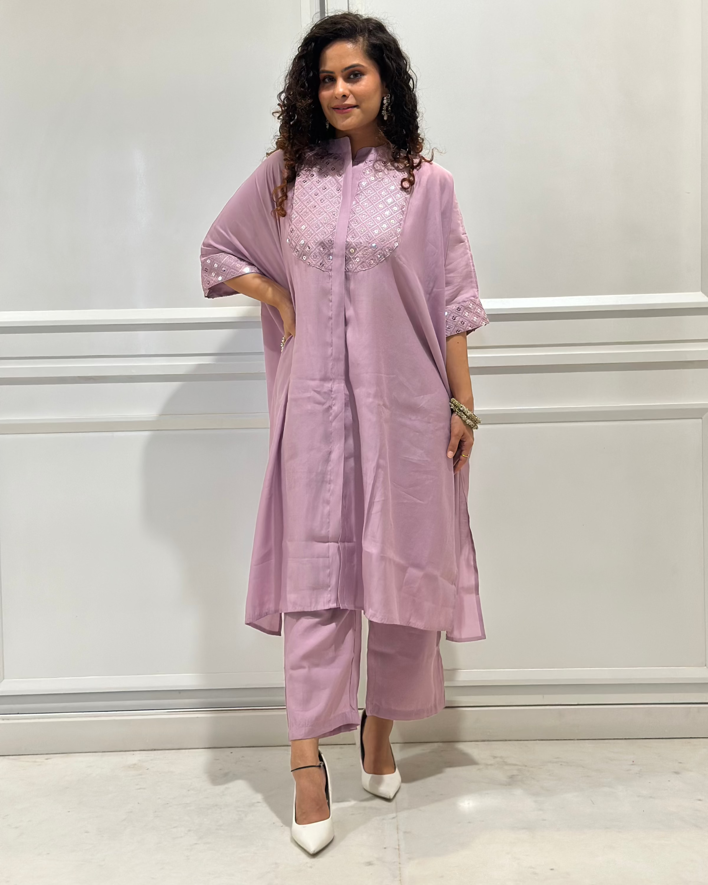Elegant Indian Style Purple Kaftan Set for Women - Comfortable Ethnic Maxi Dress with Embroidery Details - Perfect for Festivals, Weddings, and Summer Vacations