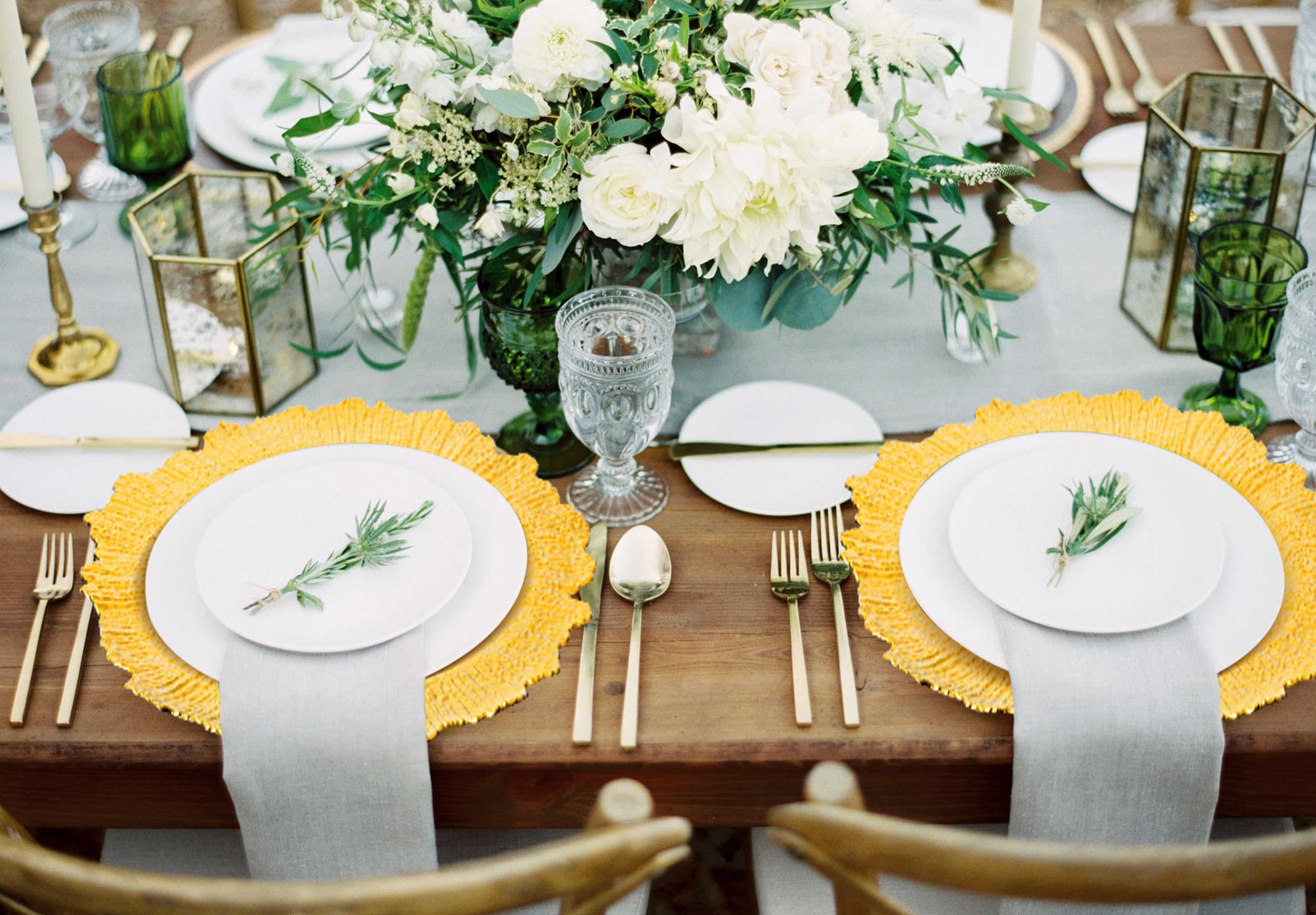 50 Pcs Gold Plastic Charger Plates 12.6 Inch - Floral Reef Design with Ruffled Rim for Dinner Plates, Christmas, Thanksgiving, Wedding & Party Events - Elegant Table Setting for Holiday Dining & Special Occasions