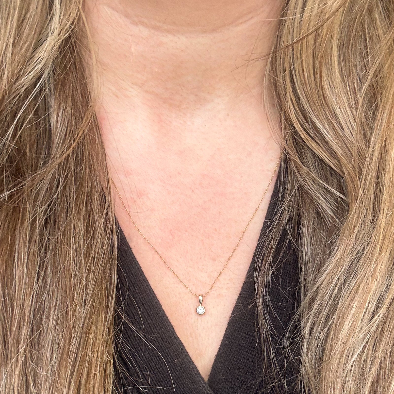 100 Ways Diamond Pendant Necklace - 0.10ct Round Cut Solitaire in 18K Gold | Elegant Jewelry Gift for Women, Perfect for Anniversaries, Birthdays & Special Occasions