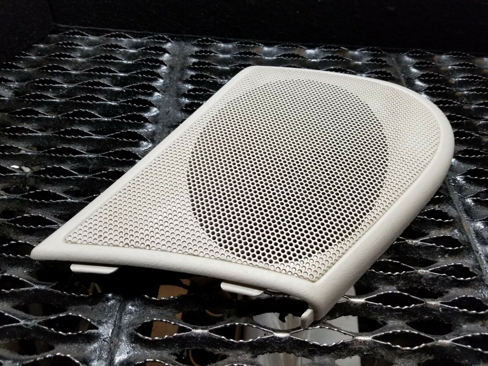 04 05 06 Chrysler Sebring Convertible Front Driver Speaker Grille Cover OEM Replacement - Perfect for Car Audio Upgrade & Interior Restoration