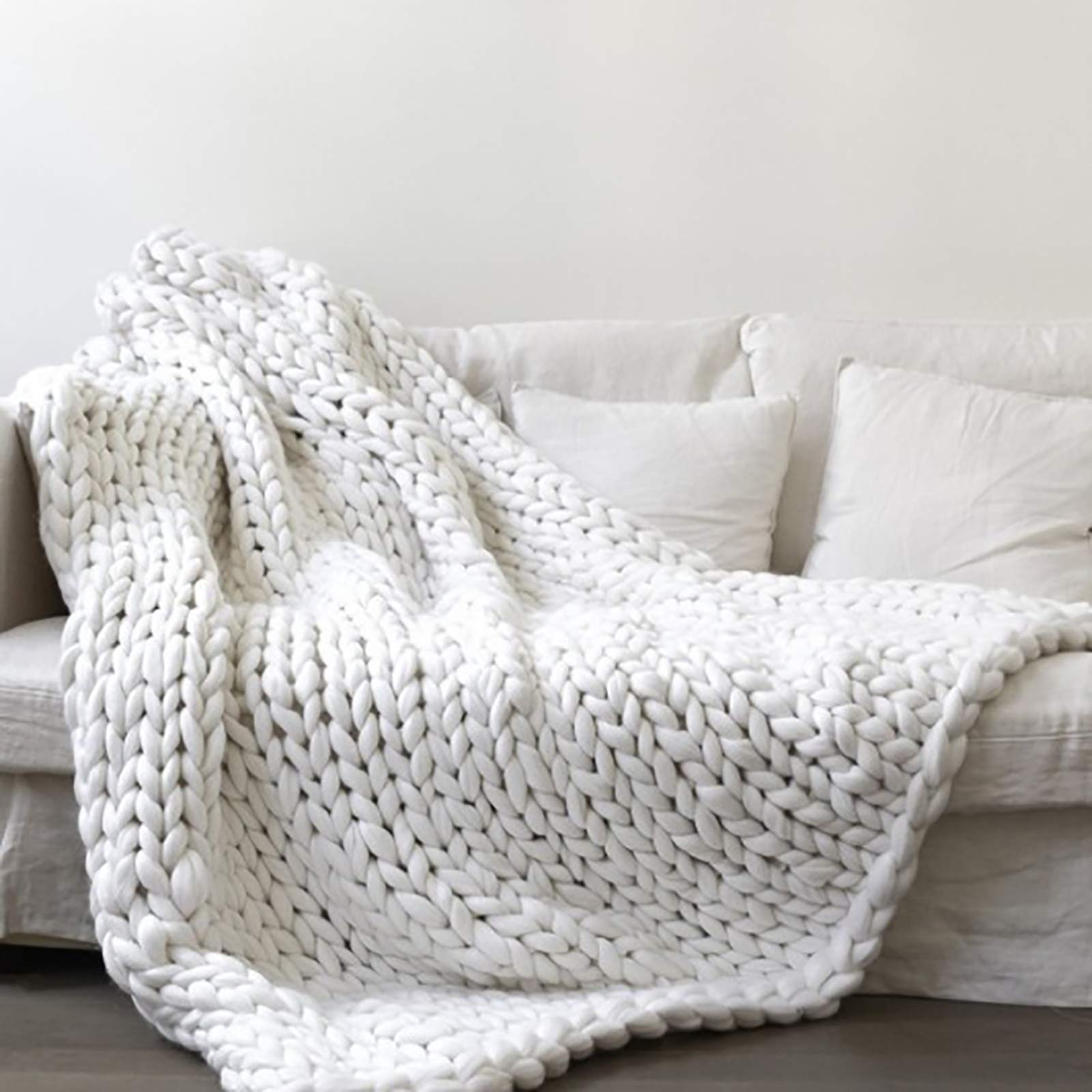 Handmade Chunky Knit Blanket - Super Soft Oversized Knitted Throw for Bedroom, Couch & Pet Bed - Cozy Weighted Blanket for Relaxation & Home Decor (White)