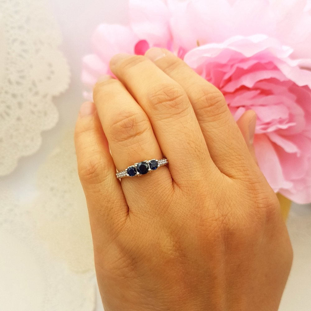 Dazzlingrock Collection 14K Solid White Gold Women's Bridal Engagement Ring with White Diamond & Blue Sapphire 3 Stone Setting - Perfect for Proposals, Anniversaries, and Special Occasions