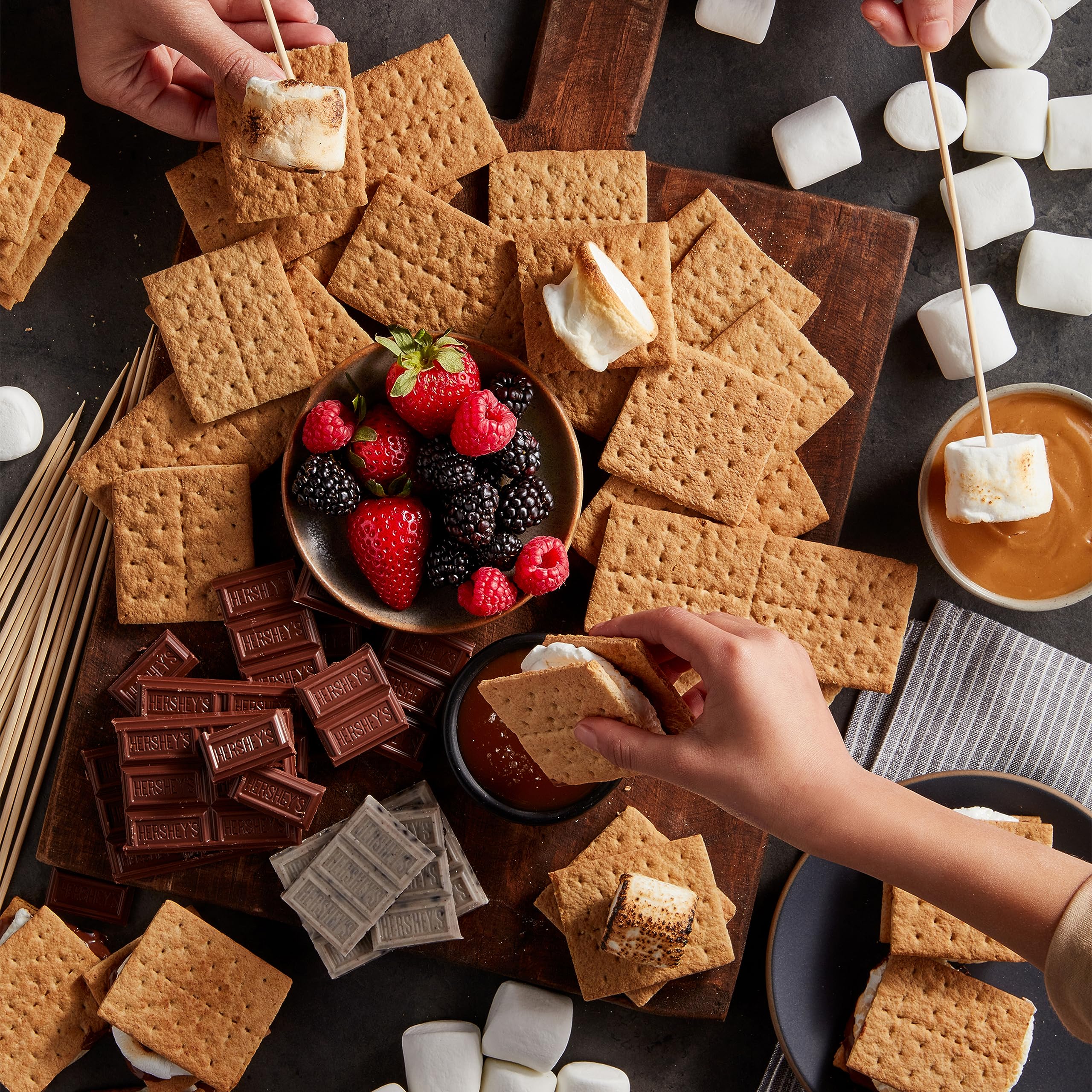 Honey Maid Graham Crackers - 27 Pack (4.8 oz Each) | Bulk Snacks for Lunch, School & Office | Healthy Crunchy Snack for Kids, Adults & Family Sharing