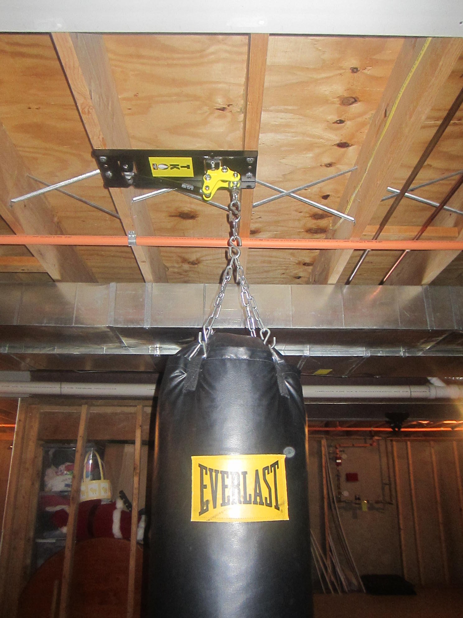 Heavy Duty Ceiling Mount for Punching Bags 140-260lbs - Universal Steel Hanger for Boxing, MMA & Home Gym Training