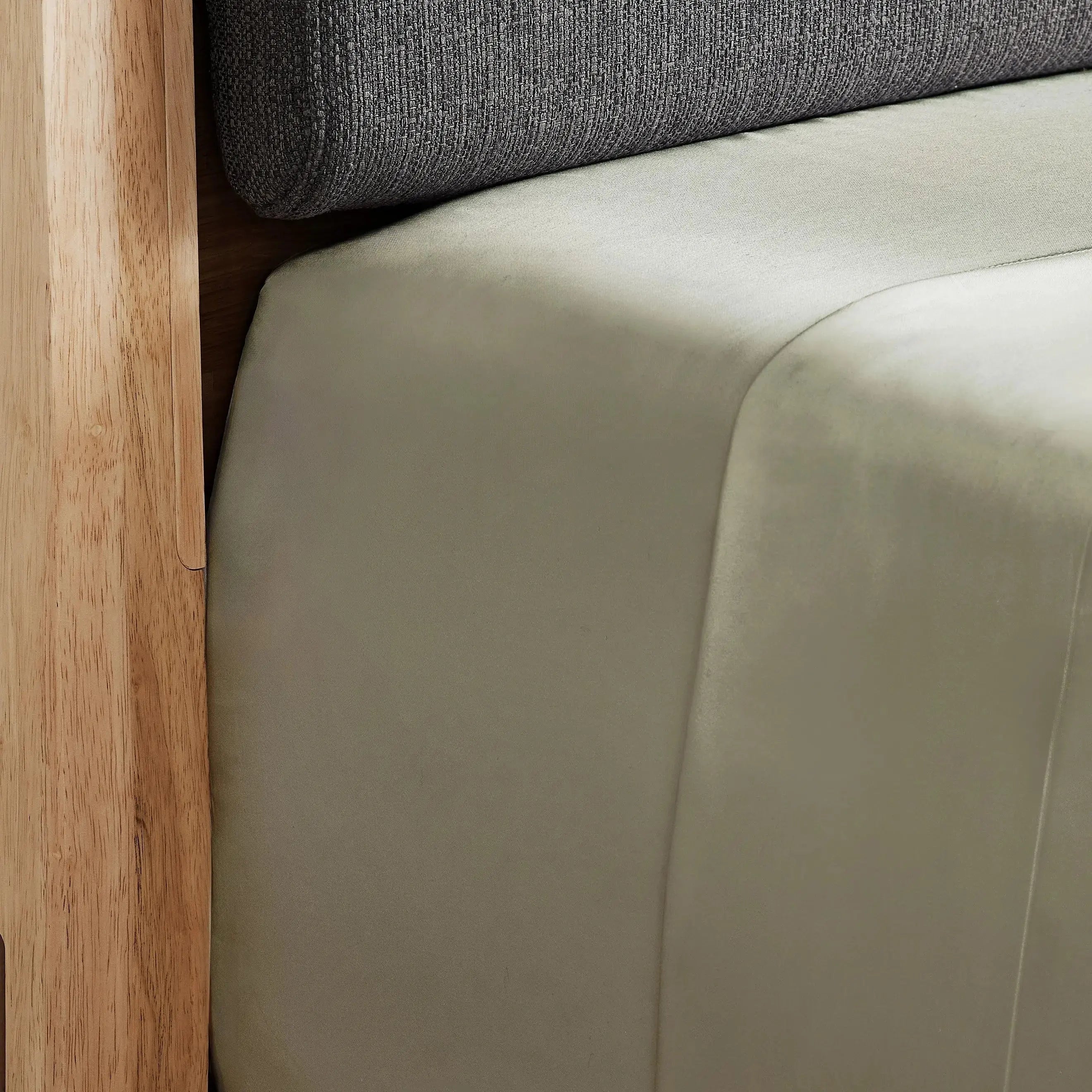 Luxe CleanBamboo® Sateen Flat Sheet - Soft Bamboo Bed Sheet Set for Hotel & Home Use - Breathable Cooling Bedding for All Seasons