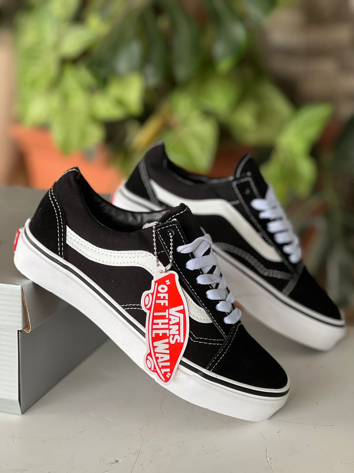 Vans Off The Wall Classic Sneakers - Black & White Canvas Shoes for Men & Women | Casual Streetwear & Skateboarding Fashion