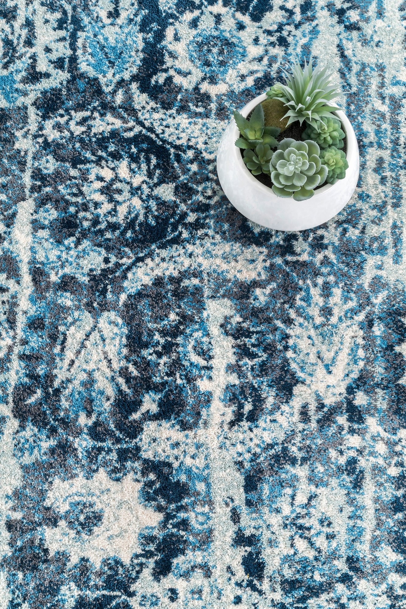 NuLOOM Distressed Ernestina Flourish Runner Rug 2'6