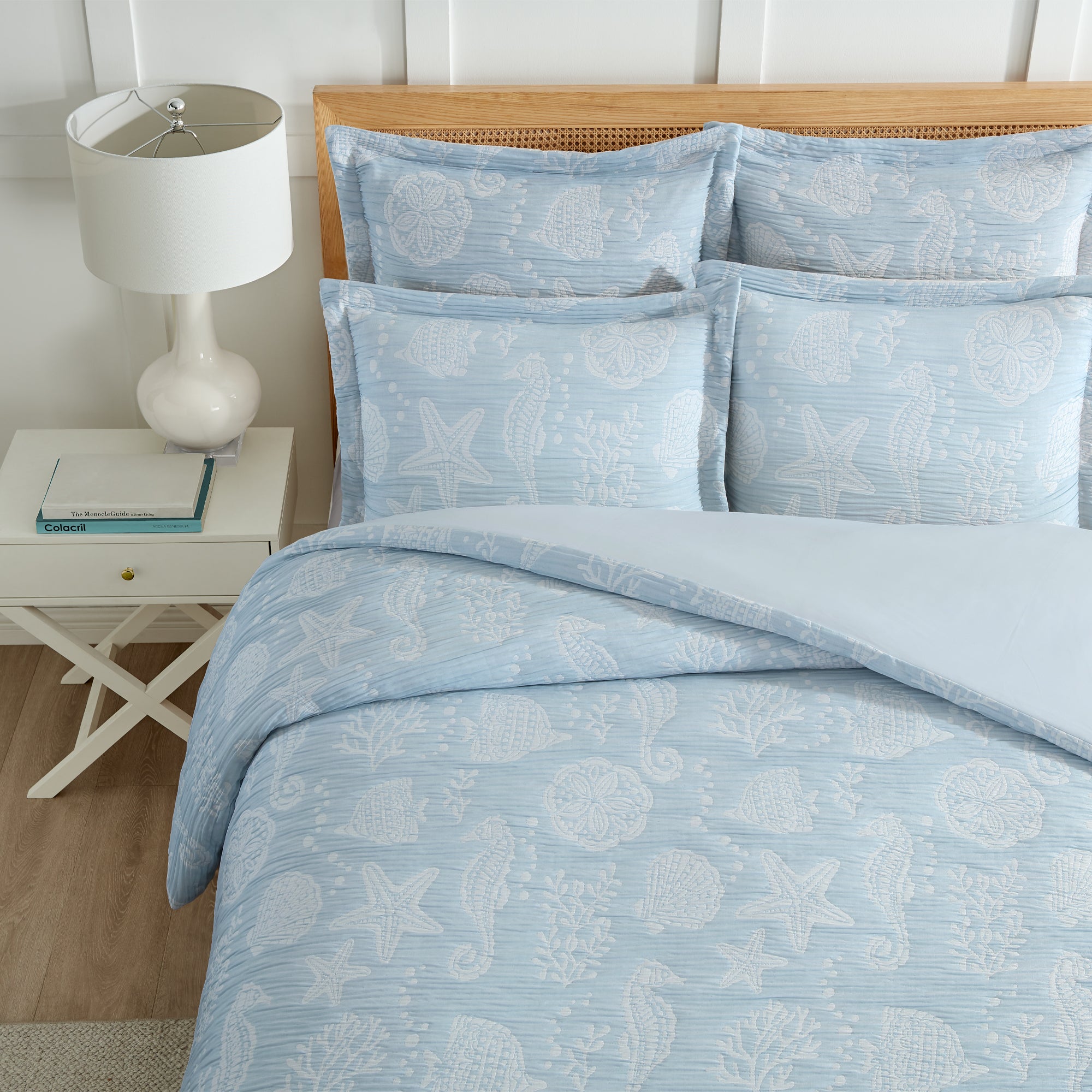 Seaside Charm Comforter Set - Coastal Bedding Collection for Beach House & Nautical Themed Bedrooms | Soft & Stylish Comforters for Master Bedroom, Guest Room & Vacation Homes