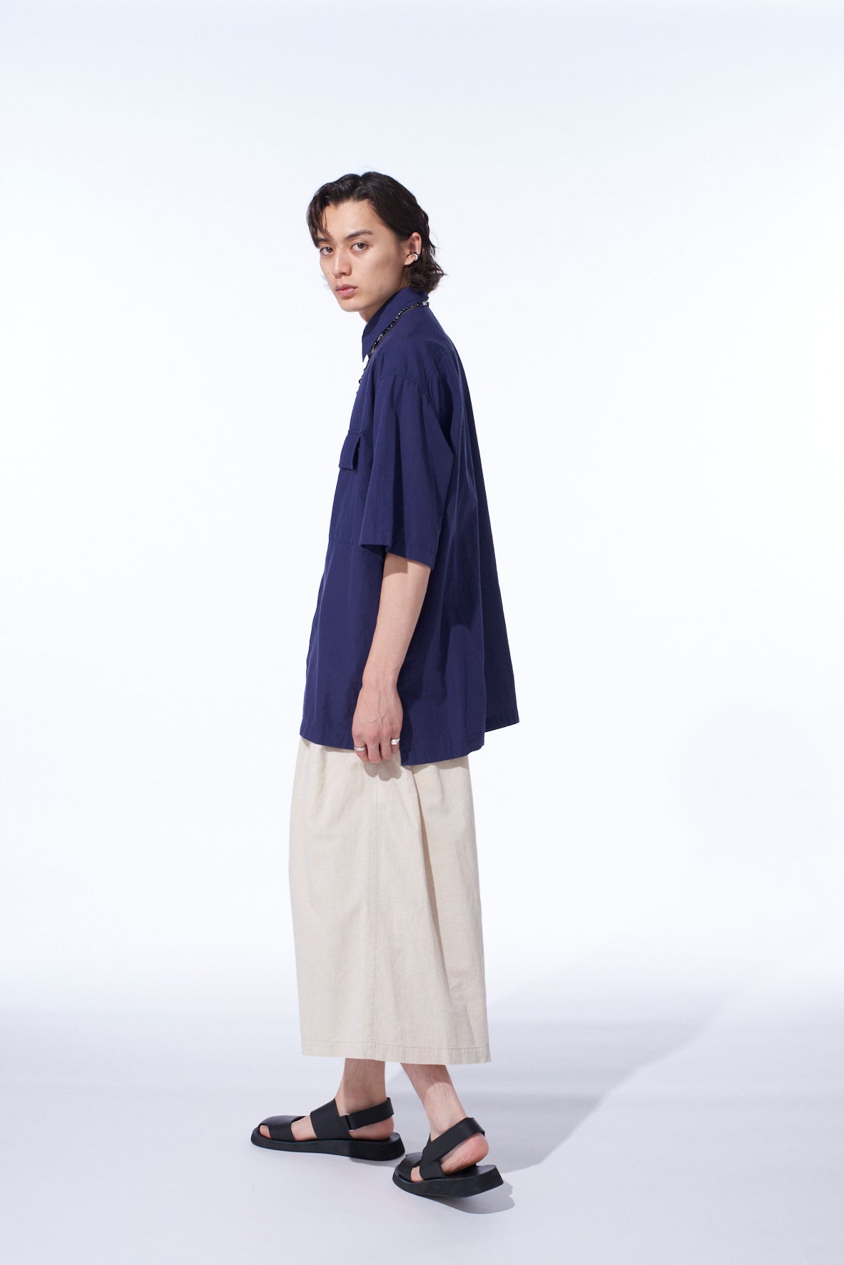 Stylish Oversized Short Sleeve Chambray Shirt with Flap Pockets - Casual Summer Wear for Women & Men | Perfect for Beach Outings, Picnics, and Weekend Getaways