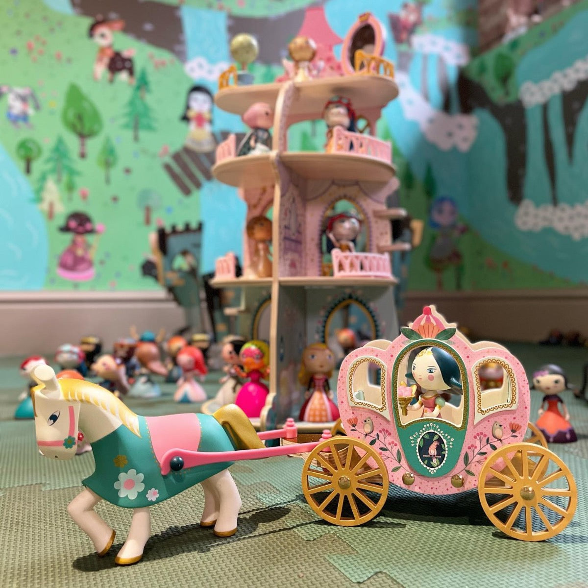 Djeco Arty Toys Princesses Mila & Ze Carrosse - Creative Art Toy for Kids, Perfect for Pretend Play & Birthday Gifts