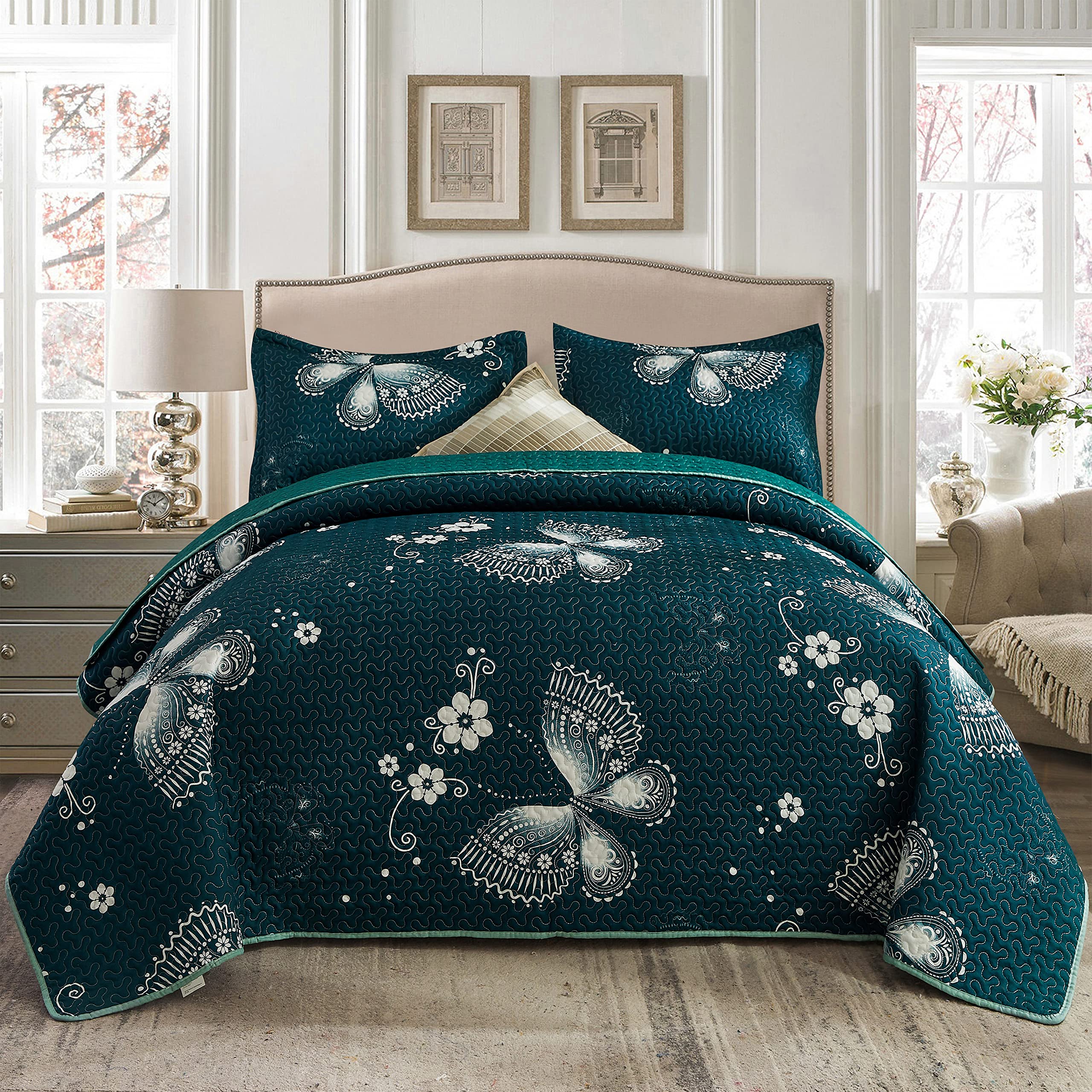3 Piece Quilt Set - Butterfly Pattern Soft Microfiber Lightweight Bedspread - All Season Comforter Set for Queen Size Bed - Dark Green - Perfect for Summer Bedding & Guest Room Decor