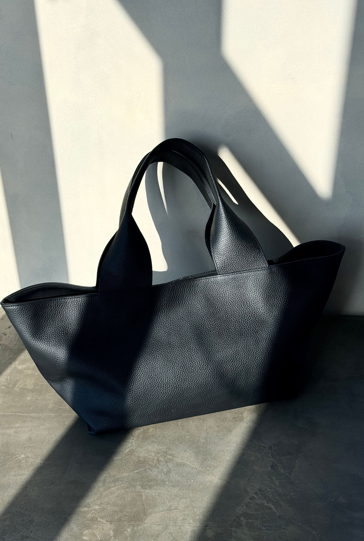 The Parker Black Bag - Stylish & Durable Leather Tote for Women - Perfect for Work, Travel & Everyday Use