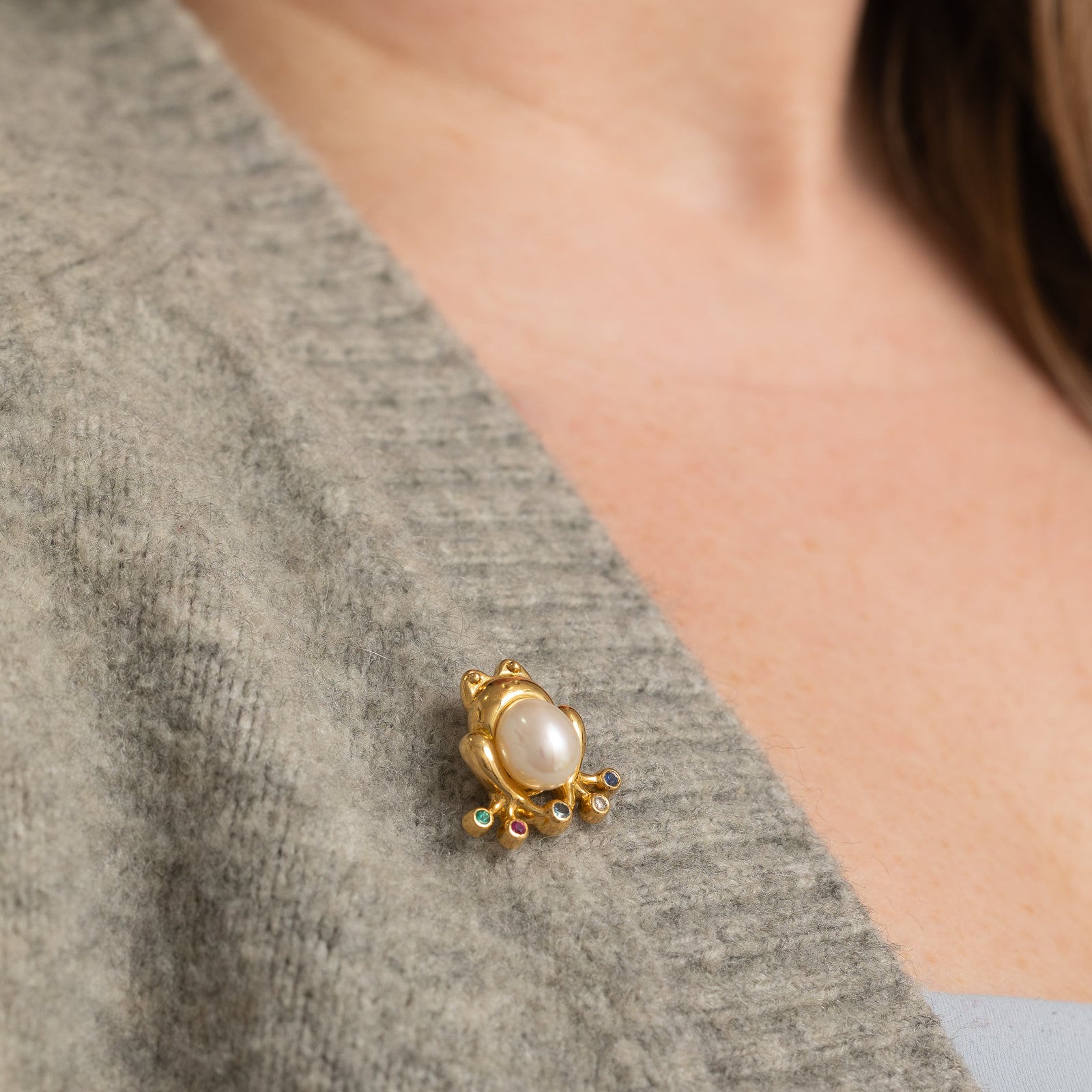 Miwa Multi Gemstone & Pearl Frog Brooch Pin - 0.15ctw Handcrafted Jewelry for Women | Perfect Gift for Nature Lovers, Fashion Accessory for Parties & Special Occasions