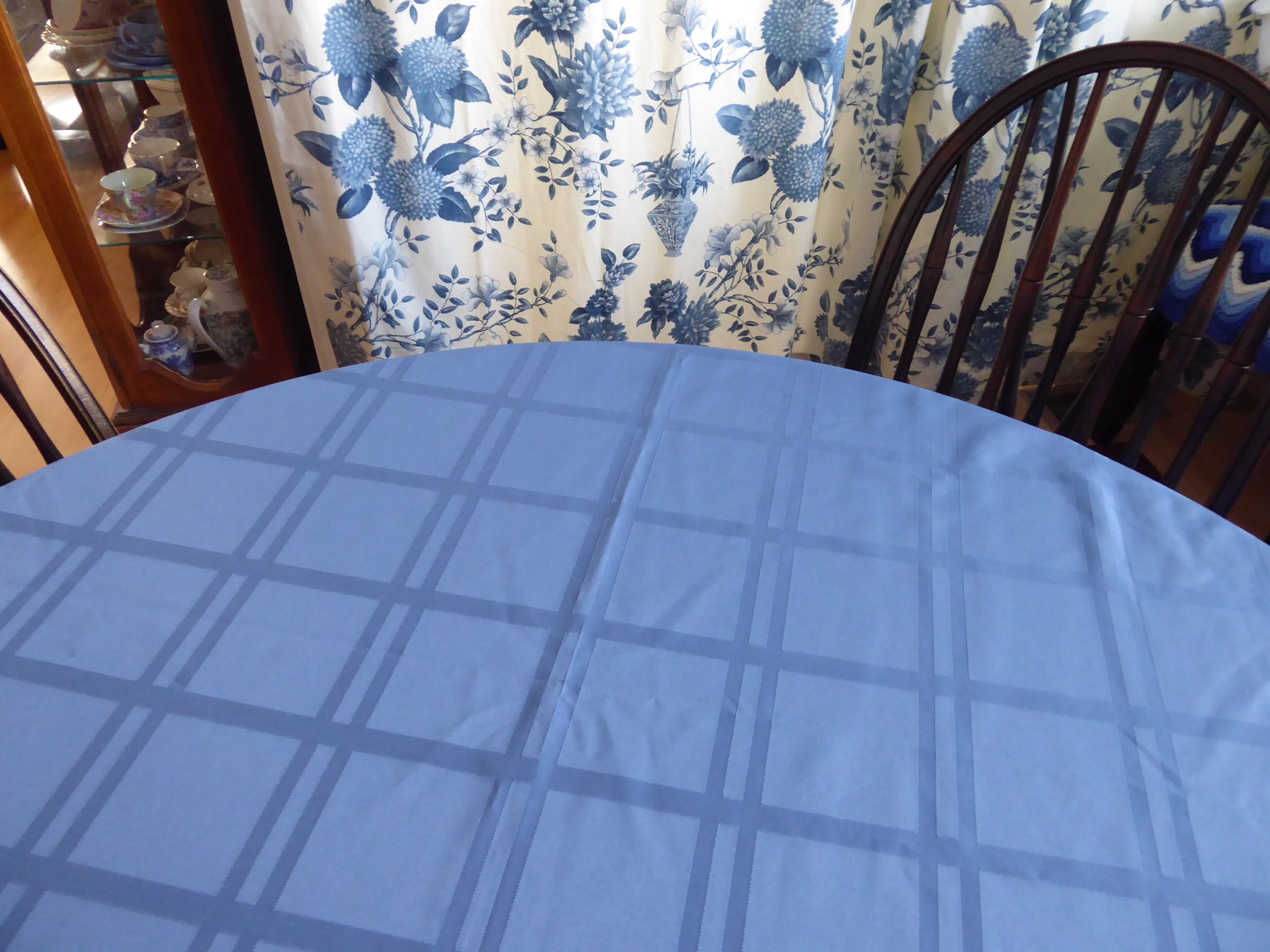 Elegant Oval Blue Window Pane Tablecloth 80x60 Inches - Silky Smooth Wedgwood Blue Dining Table Cover for Dinner Parties, Tea Parties & Special Occasions - Perfect for Formal Dining, Bridal Showers & Afternoon Tea Events